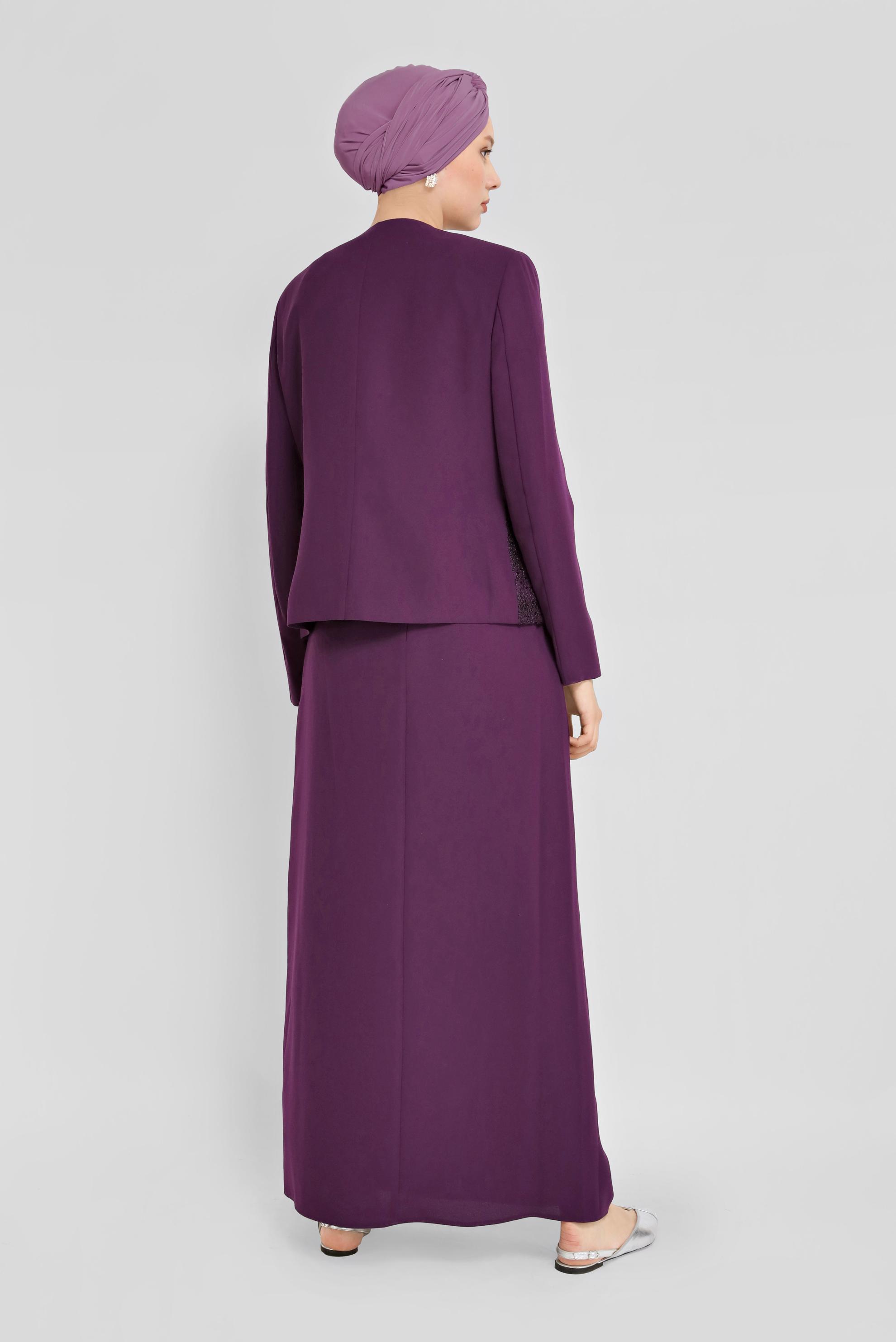 Tesettür giyim MÜRDÜM NAKIŞLI TAŞ İŞLEMELİ ÜÇLÜ ETEKLİ TAKIM 30029