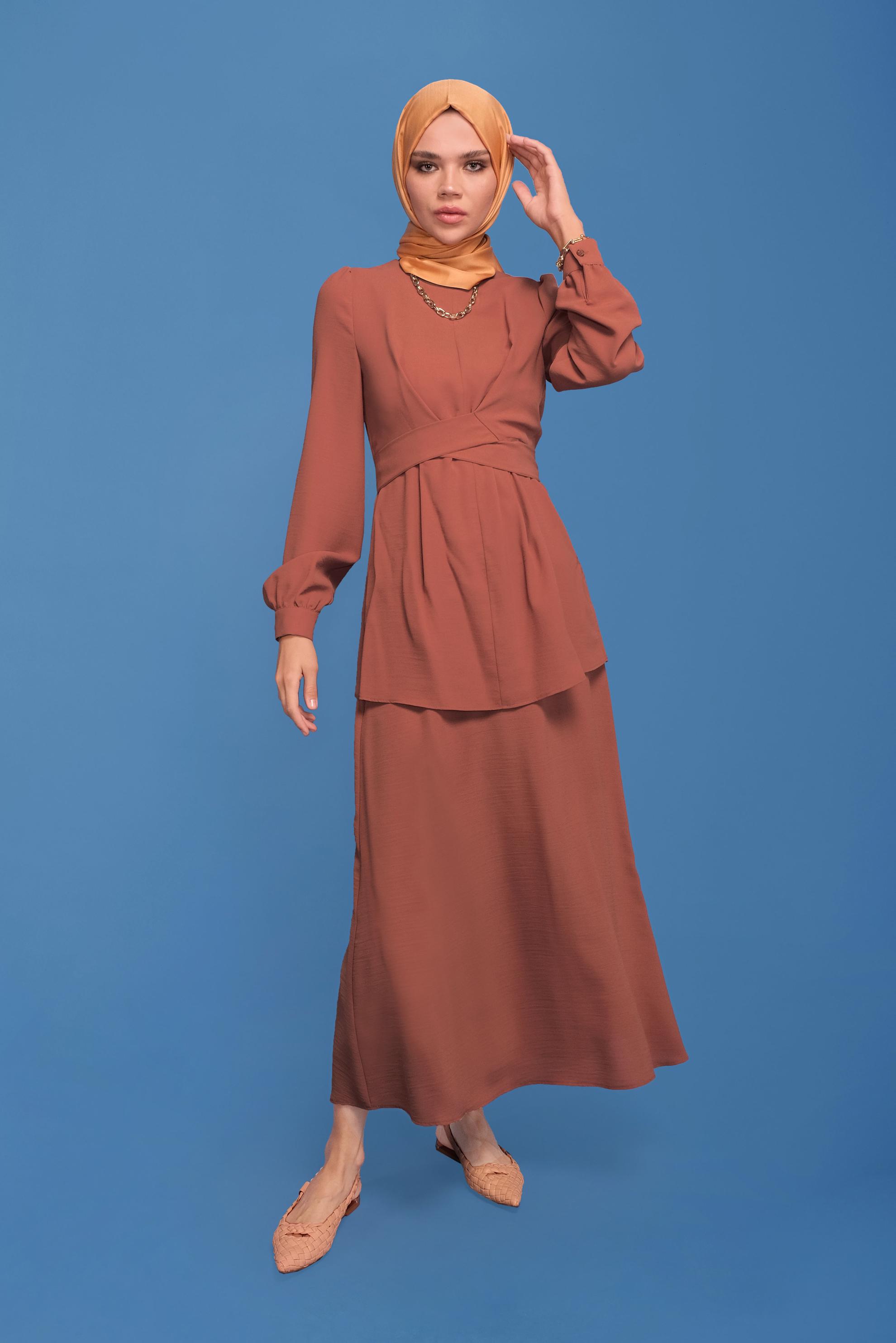 Tesettür giyim TURUNCU  KUŞAKLI İKİLİ ETEKLİ TAKIM  40787 