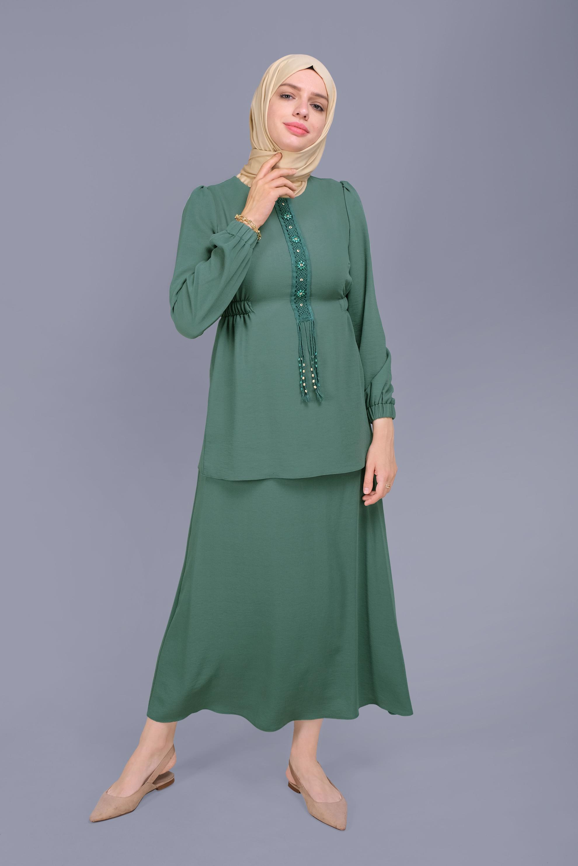 Tesettür giyim YEŞİL DANTELLİ BONCUKLU İKİLİ ETEKLİ TAKIM 40810 