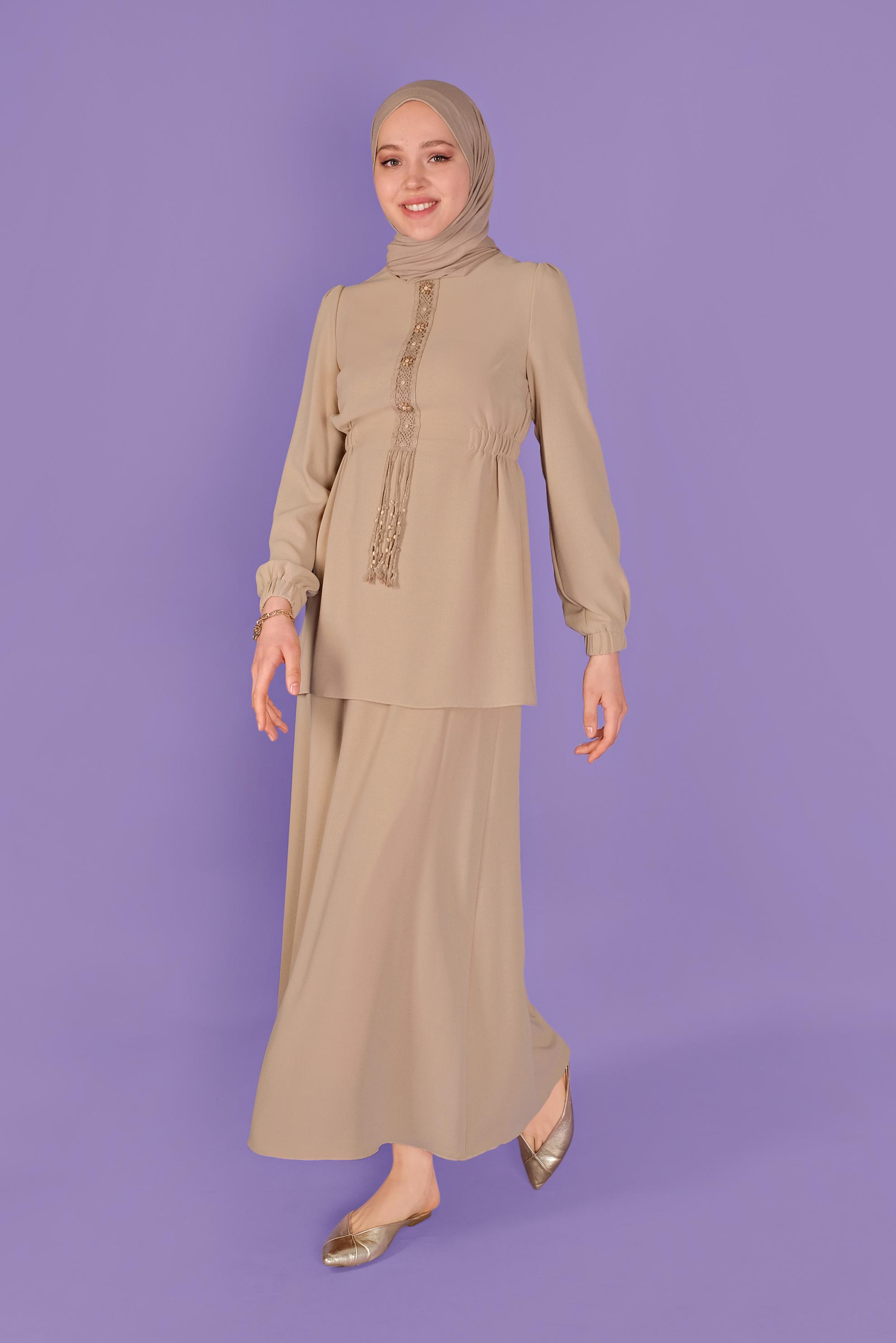 Tesettür giyim BEJ DANTELLİ BONCUKLU İKİLİ ETEKLİ TAKIM 40810 