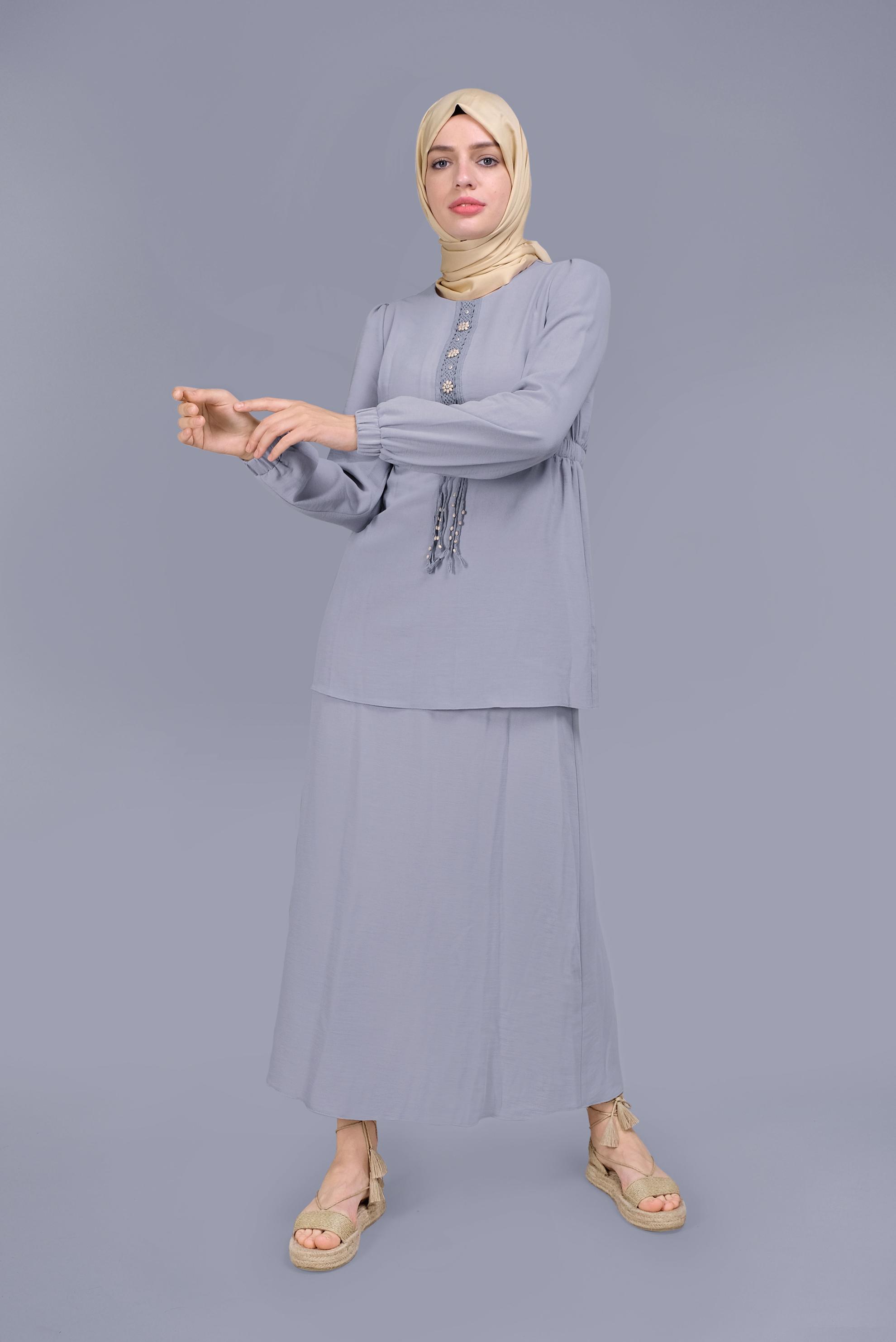 Tesettür giyim GRİ DANTELLİ BONCUKLU İKİLİ ETEKLİ TAKIM 40810 