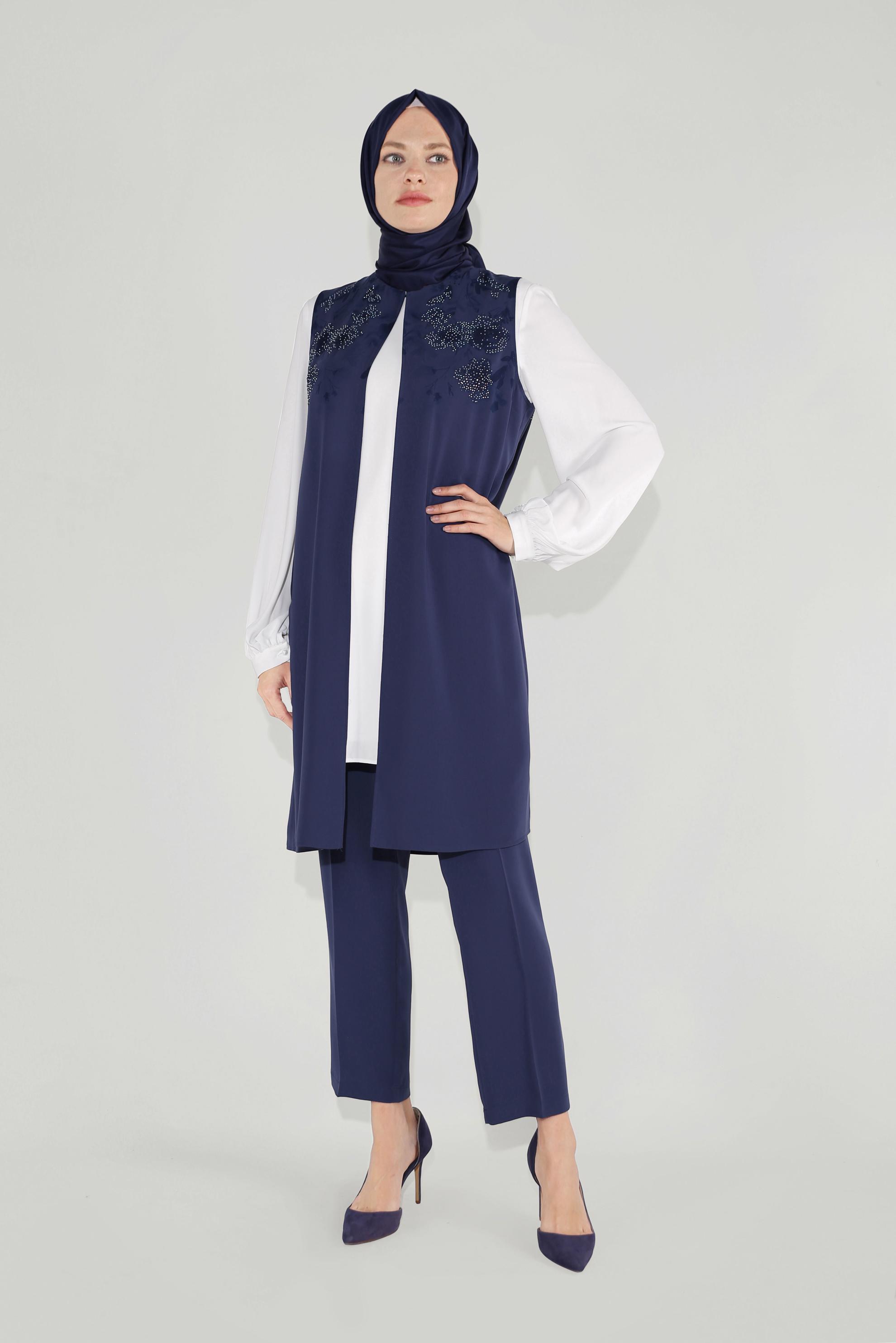 Tesettür giyim LACİVERT ÇİÇEK BASKILI 3 PARÇA TAKIM 30034