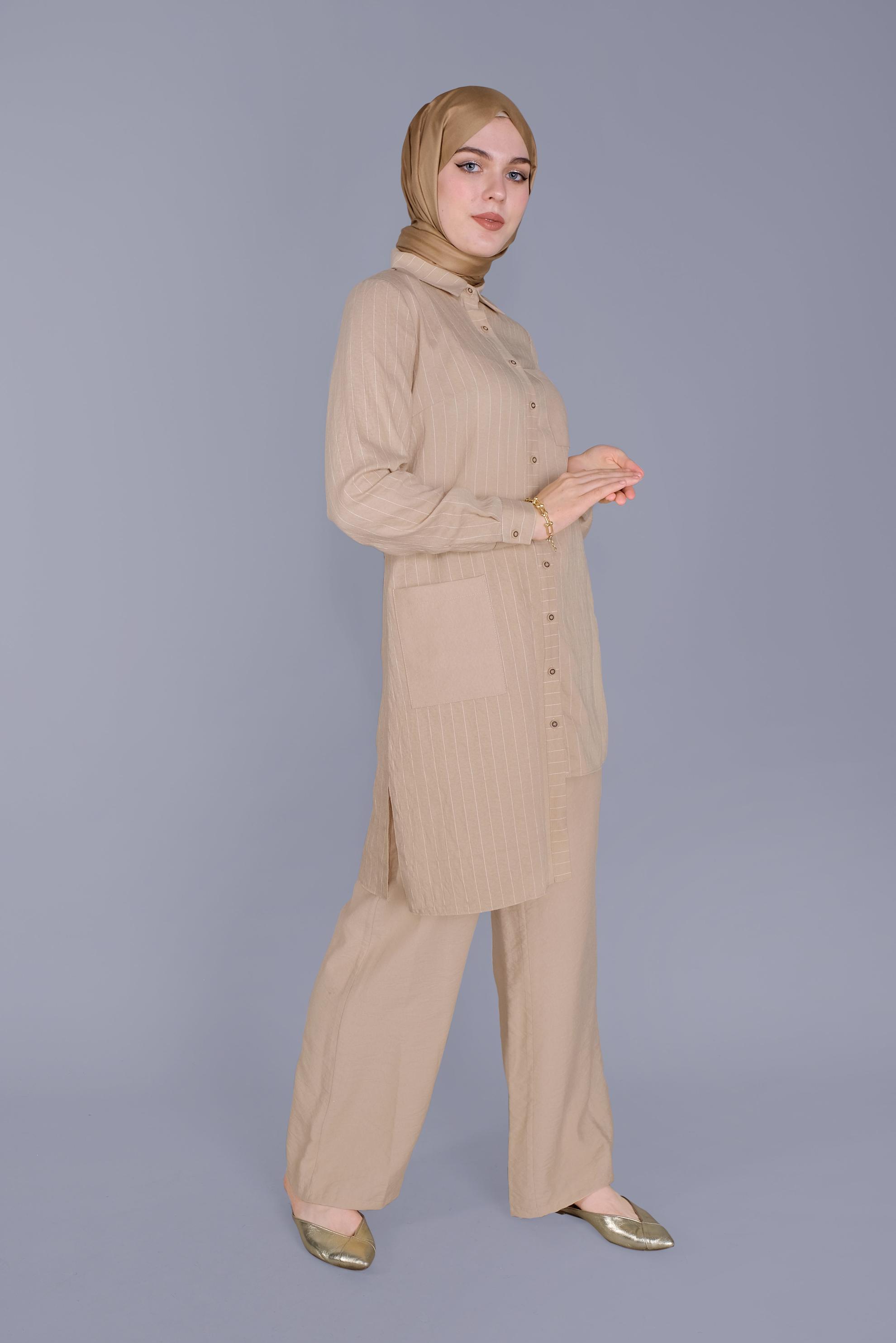 Tesettür giyim BEJ ÇİZGİLİ CEPLİ İKİLİ PANTOLONLU TAKIM 40790 