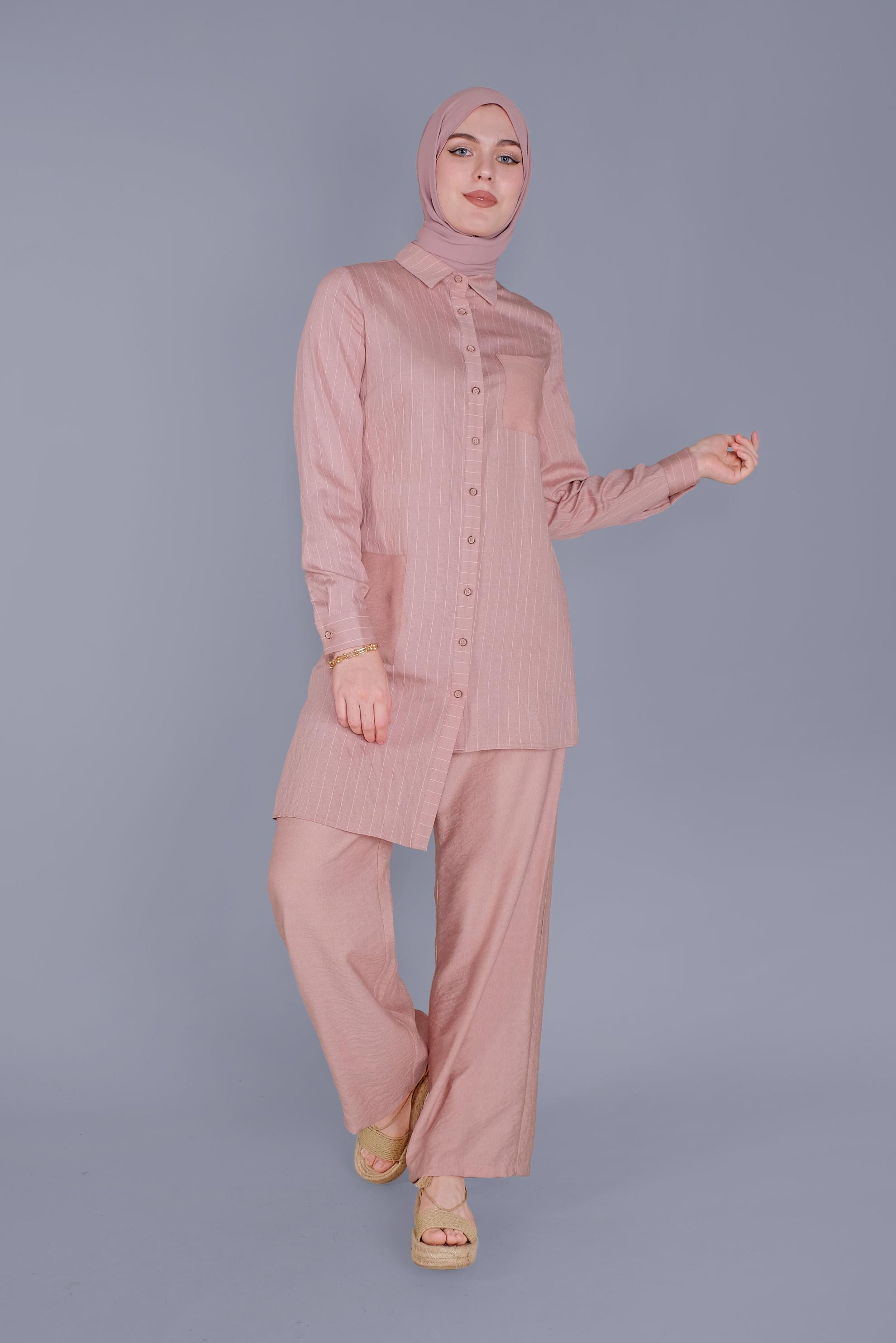 Tesettür giyim PUDRA ÇİZGİLİ CEPLİ İKİLİ PANTOLONLU TAKIM 40790 