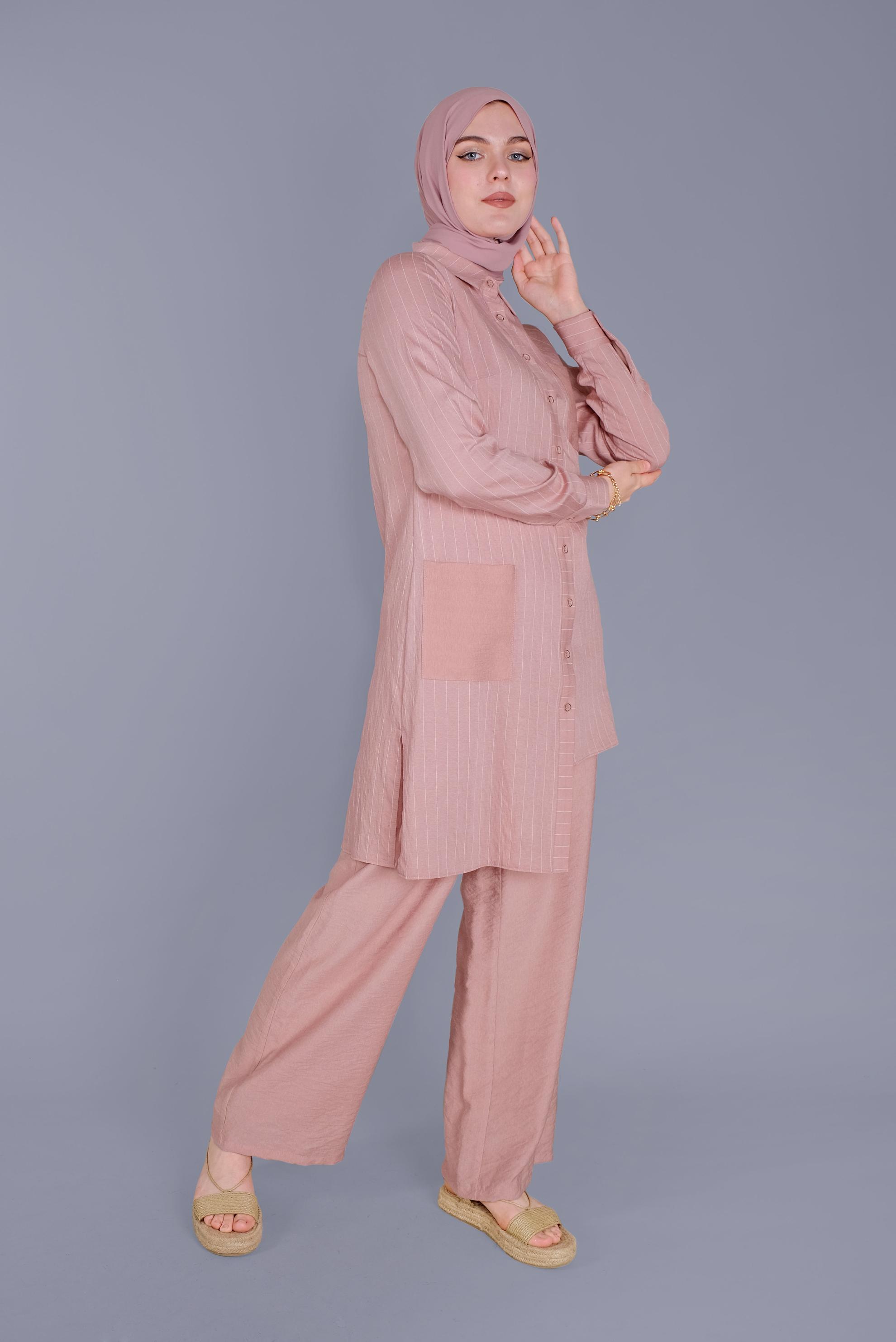 Tesettür giyim PUDRA ÇİZGİLİ CEPLİ İKİLİ PANTOLONLU TAKIM 40790 