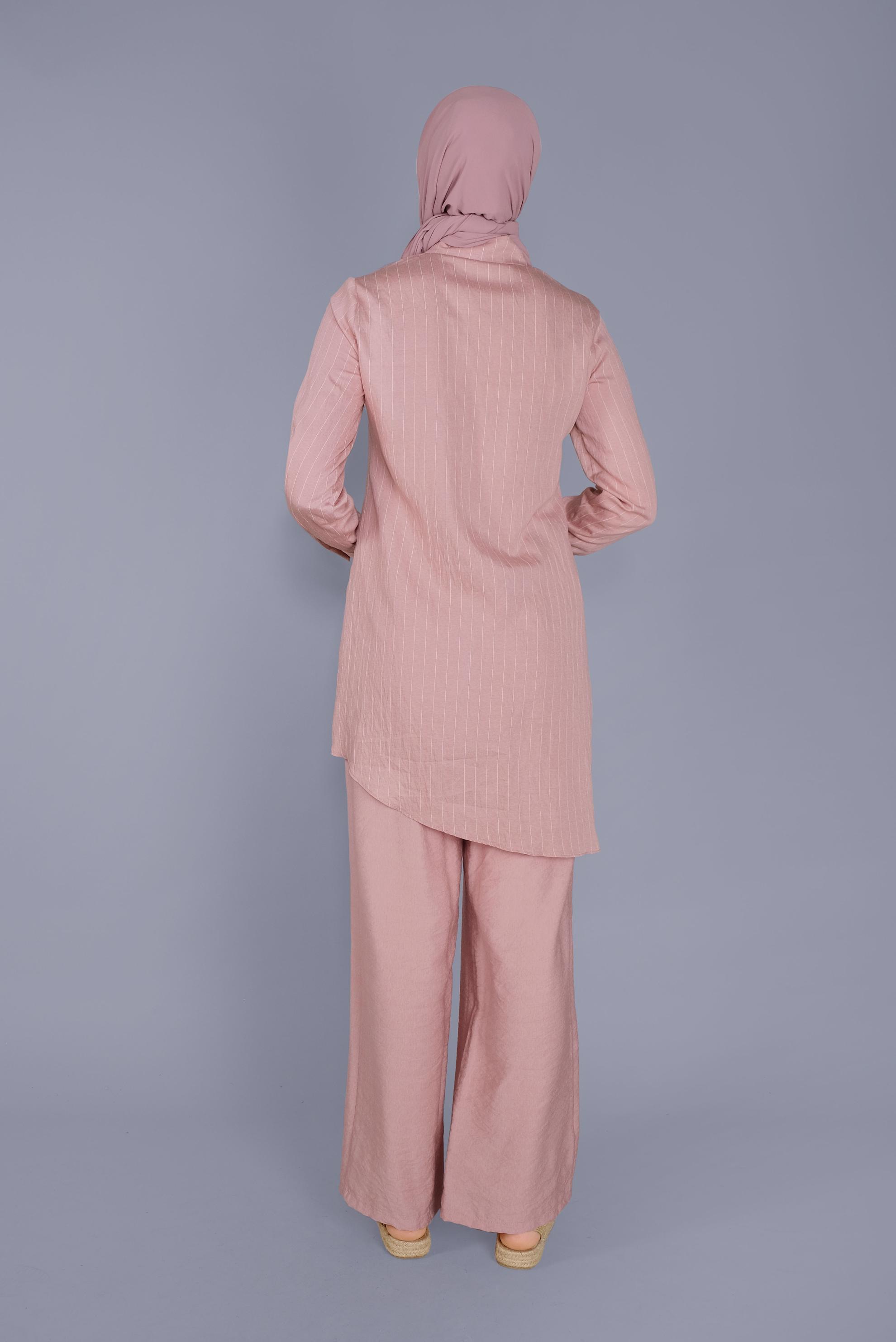 Tesettür giyim PUDRA ÇİZGİLİ CEPLİ İKİLİ PANTOLONLU TAKIM 40790 