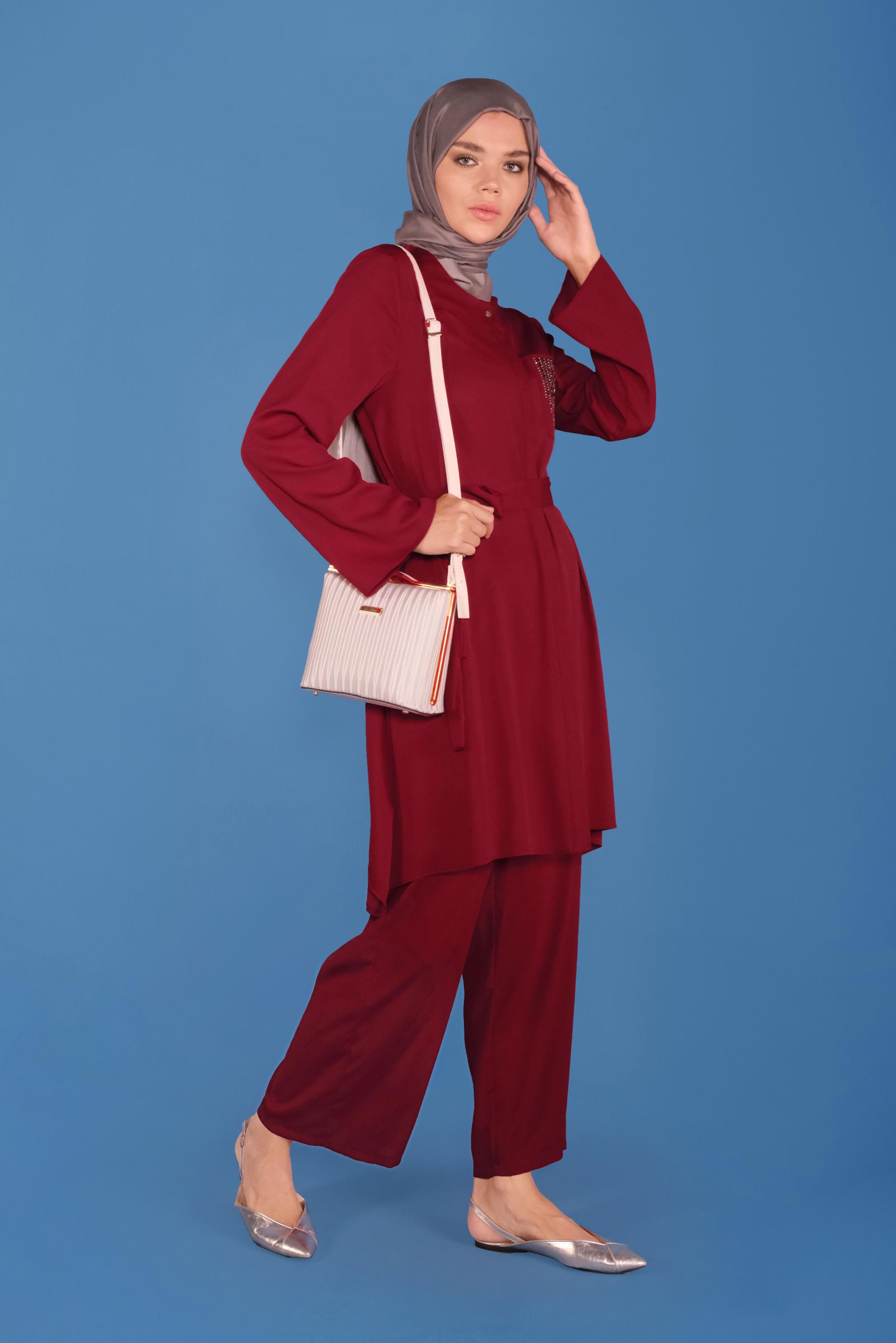 Tesettür giyim BORDO KUŞAKLI GİZLİ DÜĞMELİ PANTOLONLU TAKIM 40792
