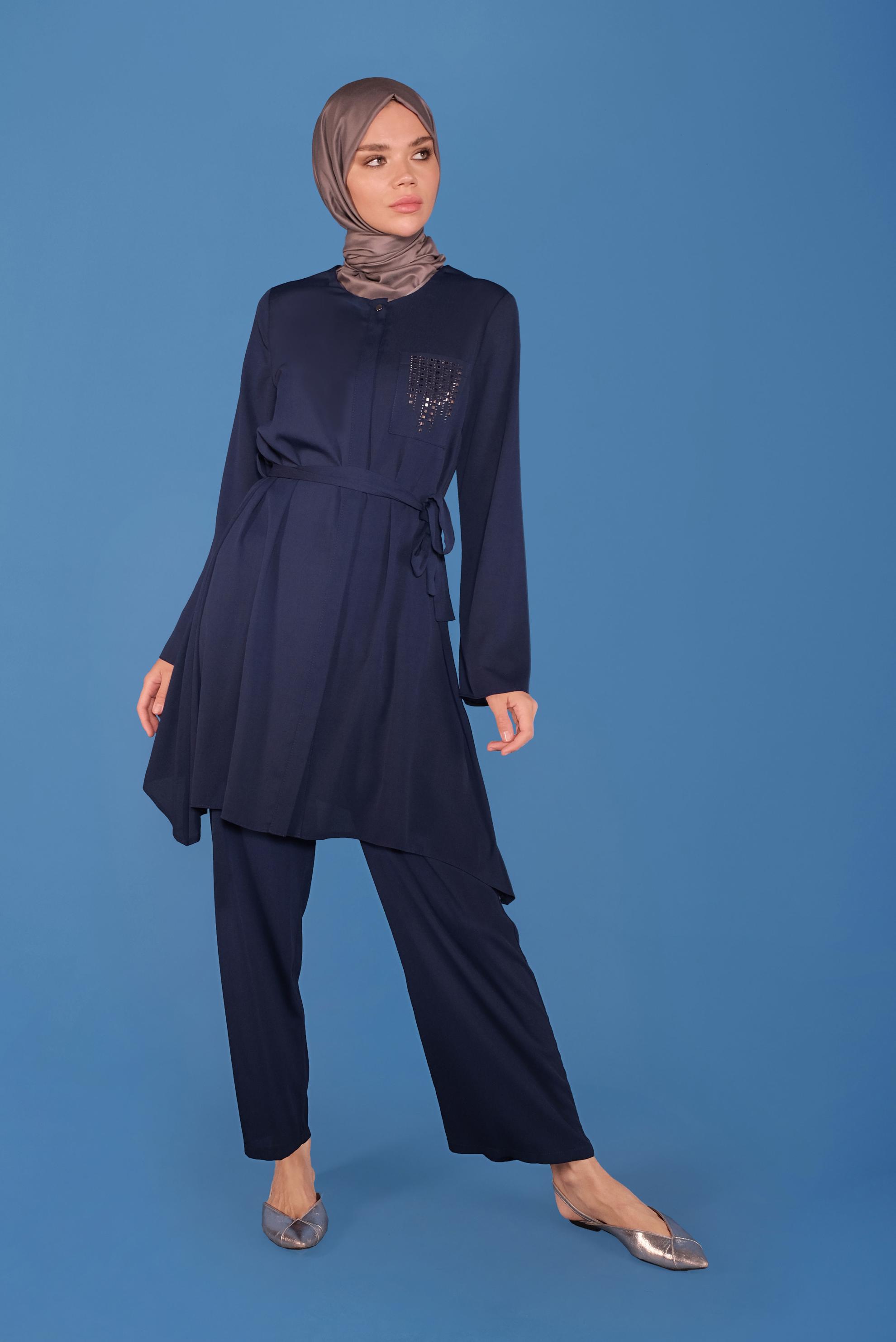 Tesettür giyim LACİVERT KUŞAKLI GİZLİ DÜĞMELİ PANTOLONLU TAKIM 40792