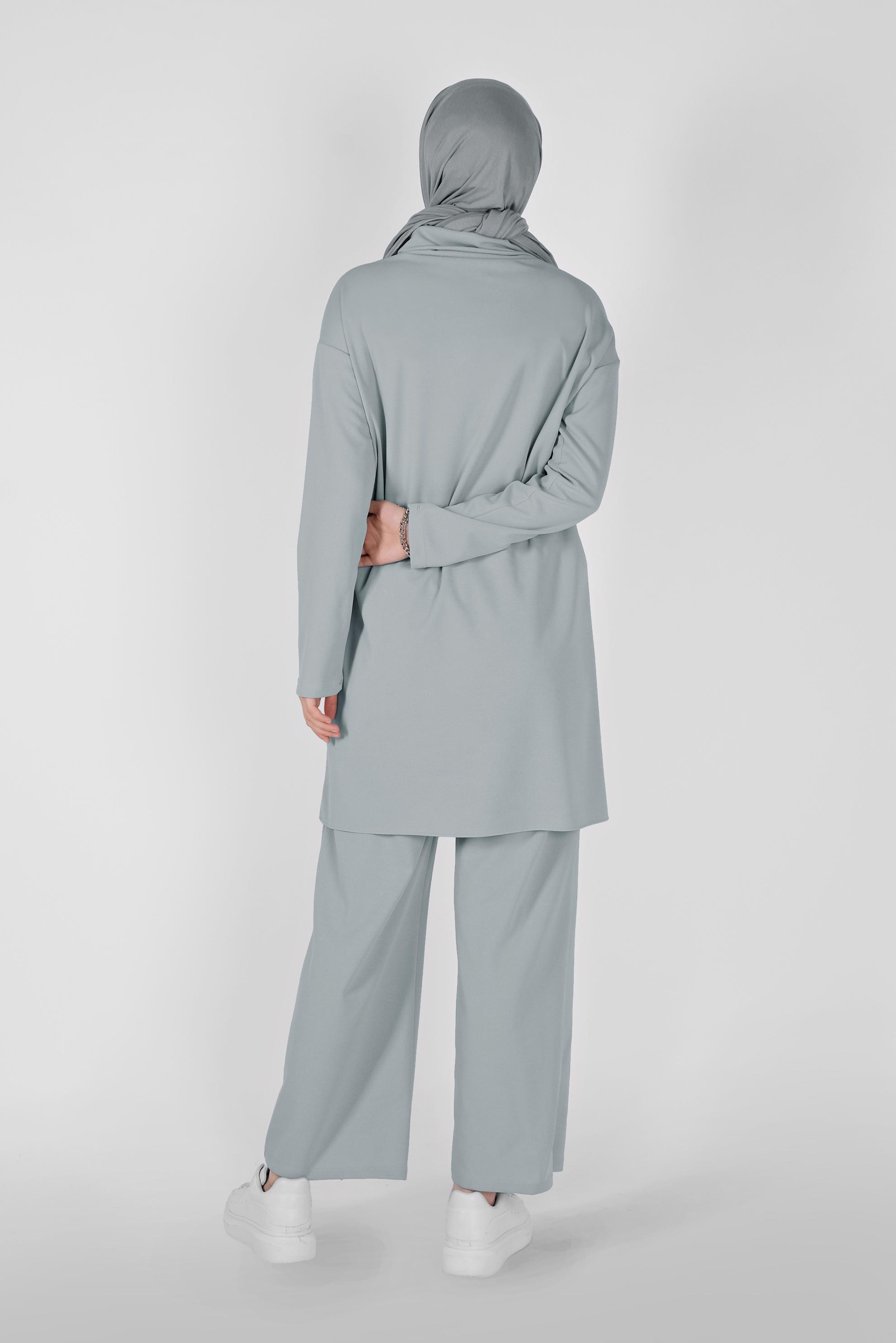 Tesettür giyim GRİ BOĞAZLI CEPLİ PANTOLONLU TAKIM 40802 