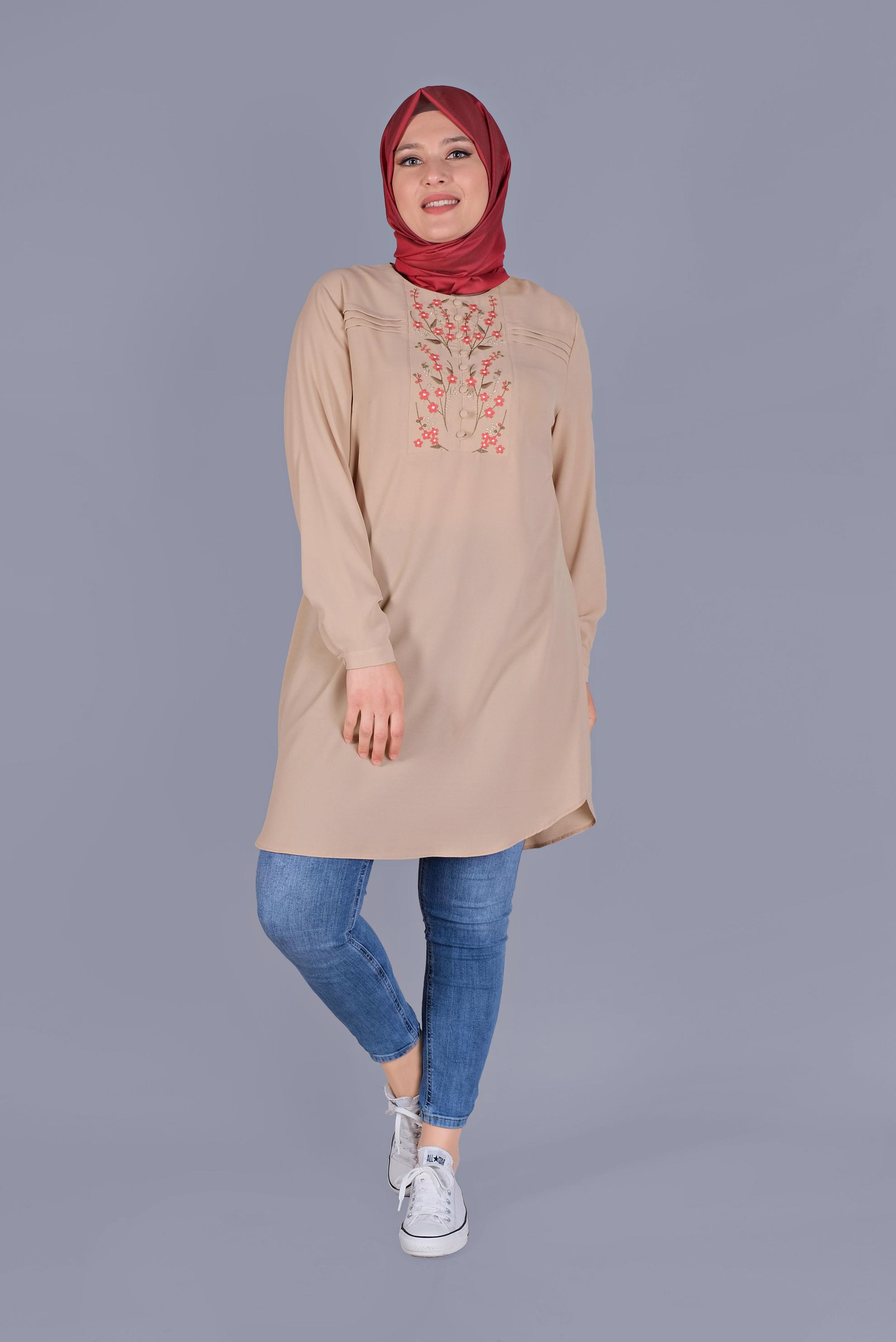 Tesettür giyim BEJ DÜĞMELİ NAKIŞLI TUNİK 20044 
