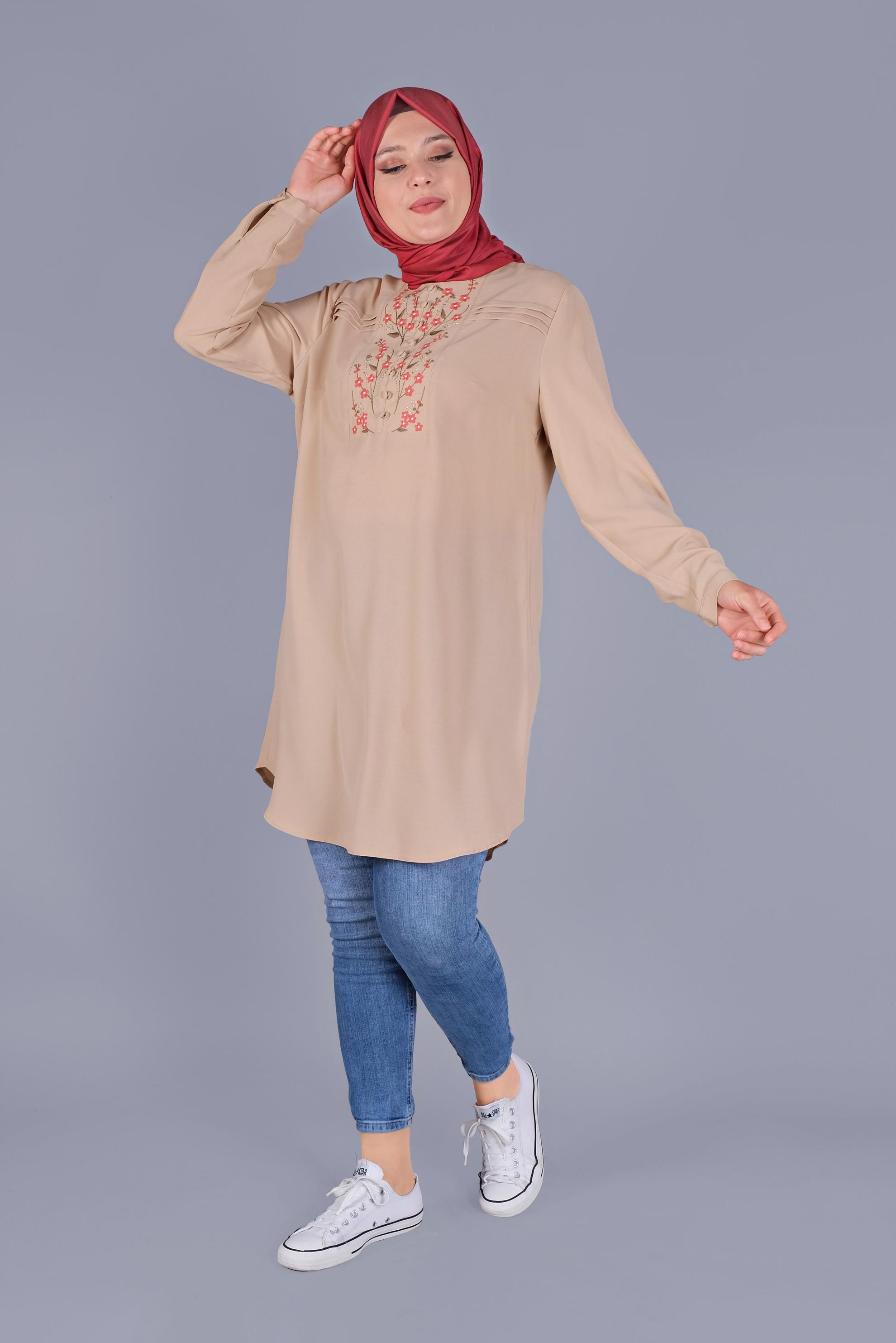 Tesettür giyim BEJ DÜĞMELİ NAKIŞLI TUNİK 20044 