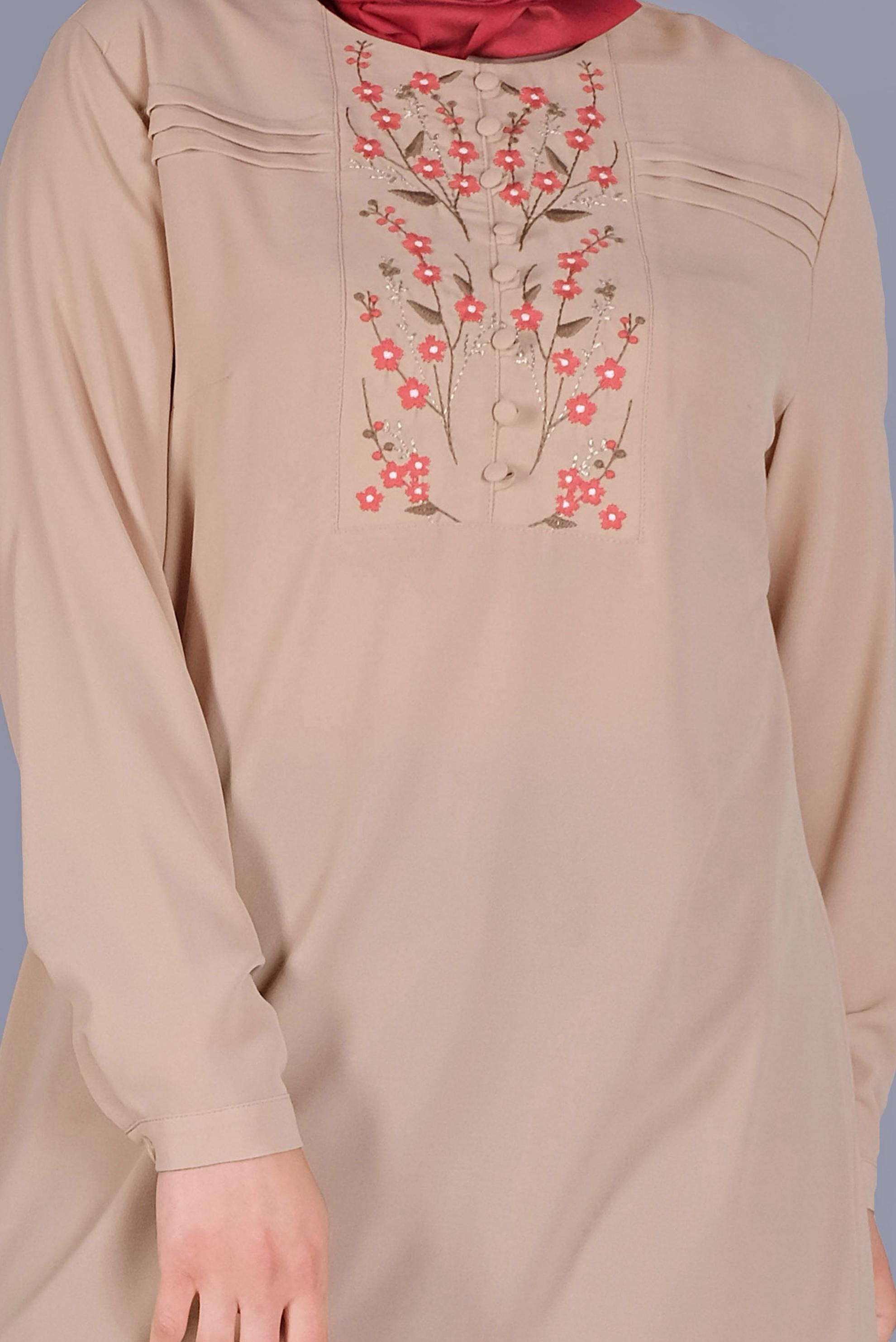 Tesettür giyim BEJ DÜĞMELİ NAKIŞLI TUNİK 20044 