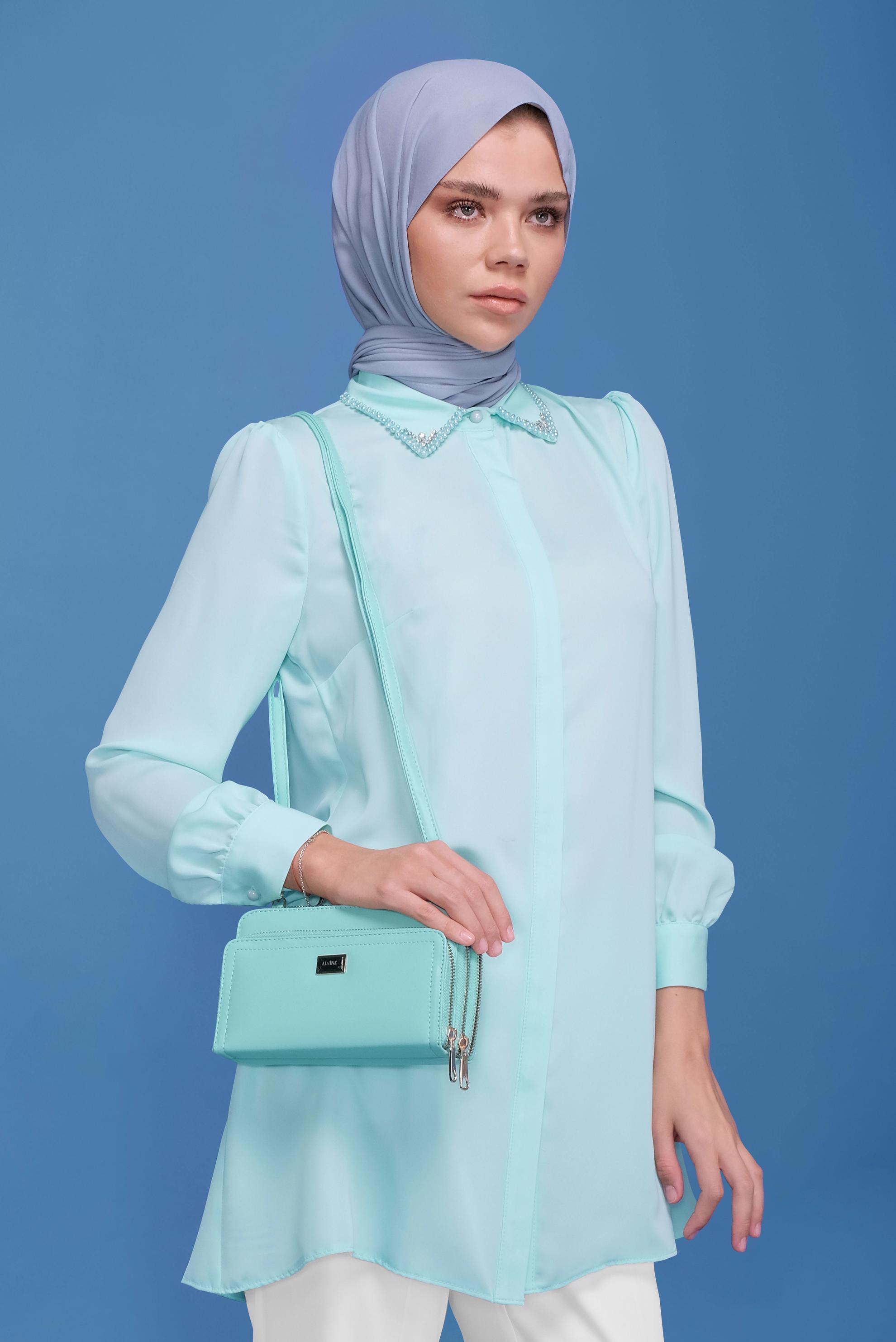 Tesettür giyim YEŞİL YAKASI TAŞ VE BONCUK İŞLEMELİ TUNİK 40622