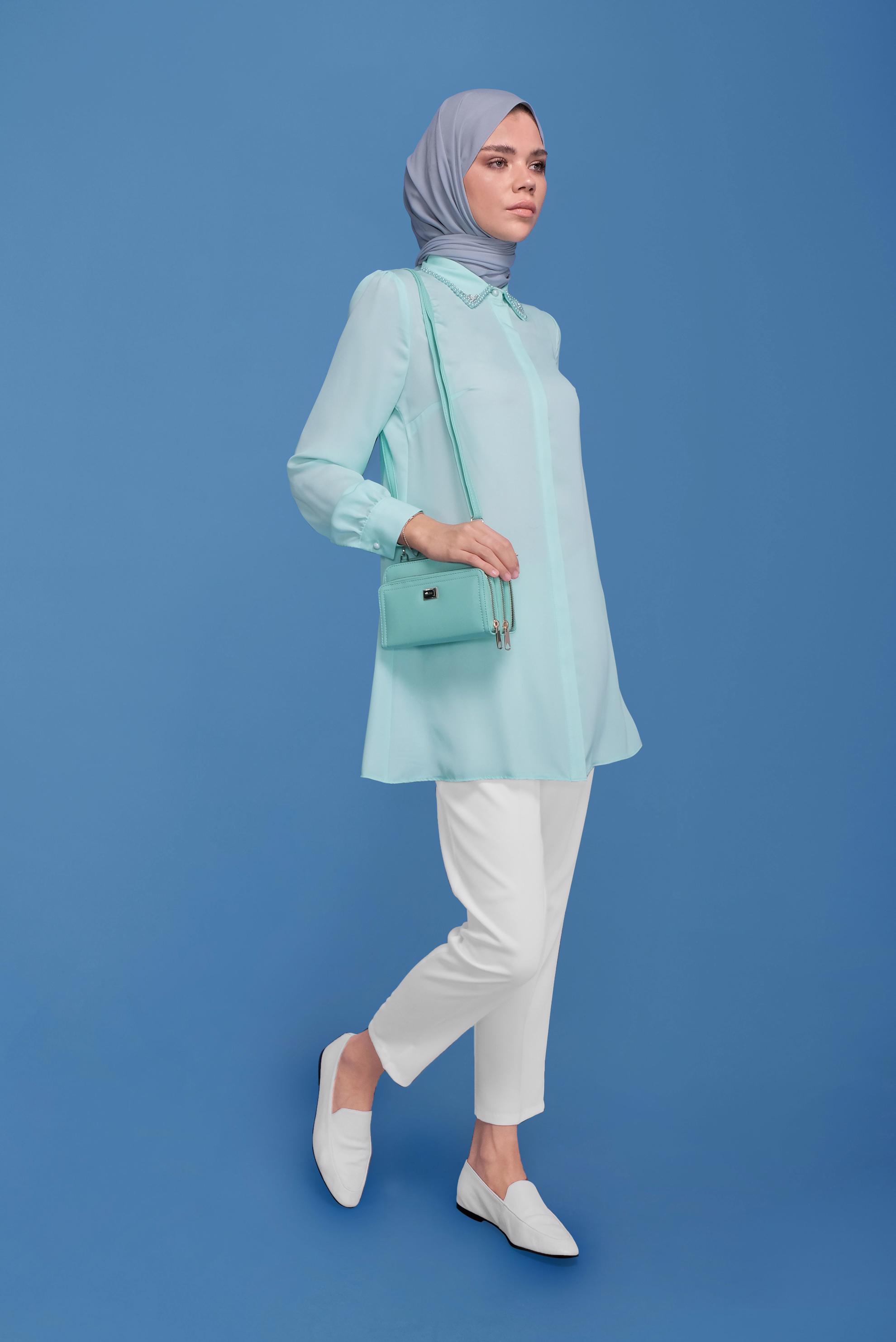 Tesettür giyim YEŞİL YAKASI TAŞ VE BONCUK İŞLEMELİ TUNİK 40622