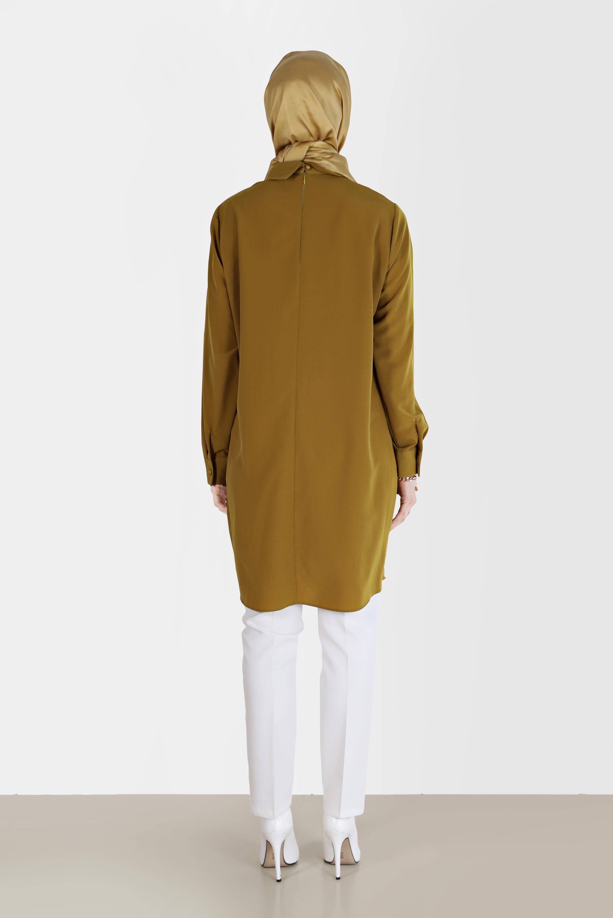 Tesettür giyim YEŞİL YAKASI ZİNCİR BROŞ DETAYLI TUNİK 40657