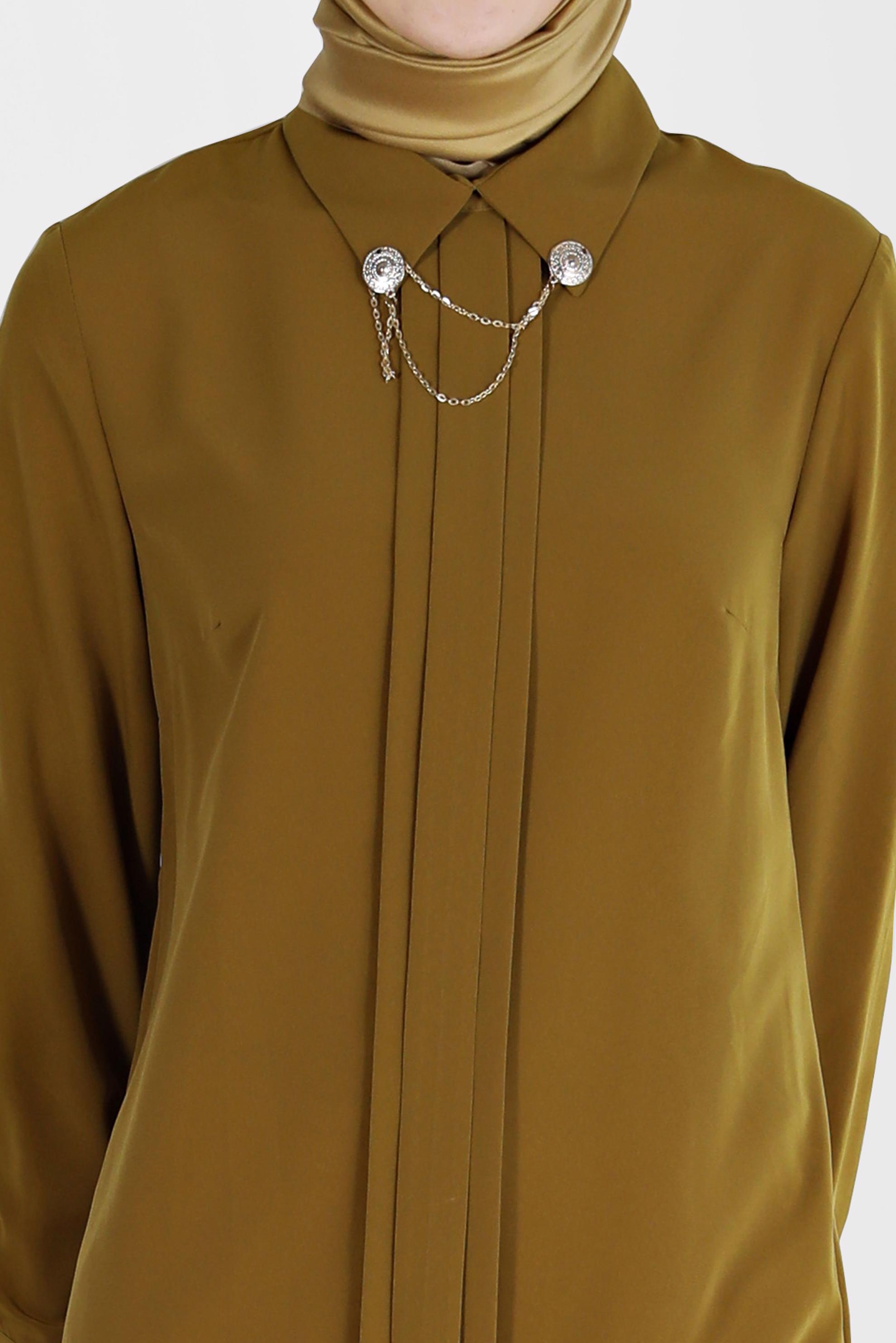 Tesettür giyim YEŞİL YAKASI ZİNCİR BROŞ DETAYLI TUNİK 40657