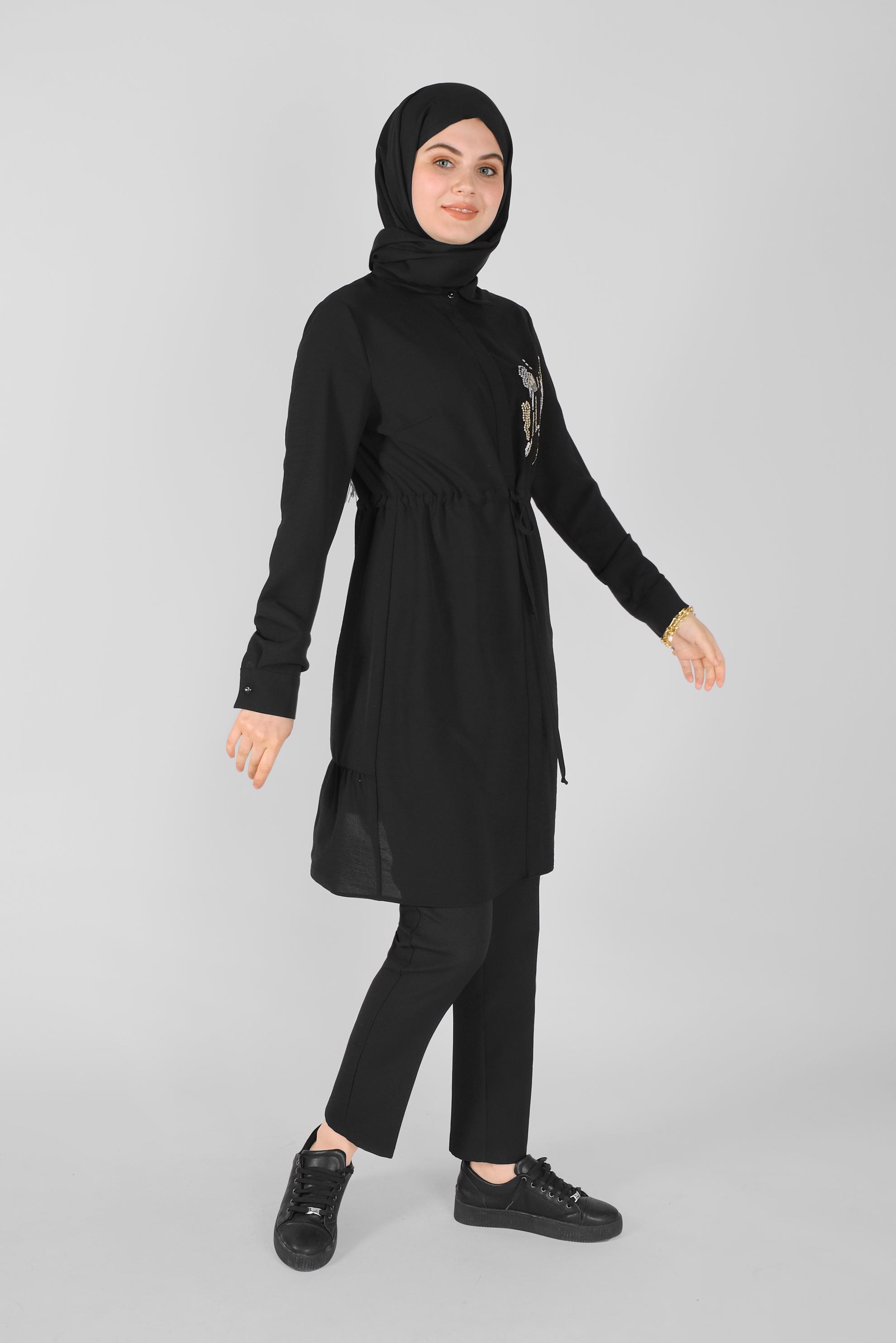 Tesettür giyim SİYAH ÖNÜ BAĞCIKLI DÜĞMELİ TUNİK 40697 