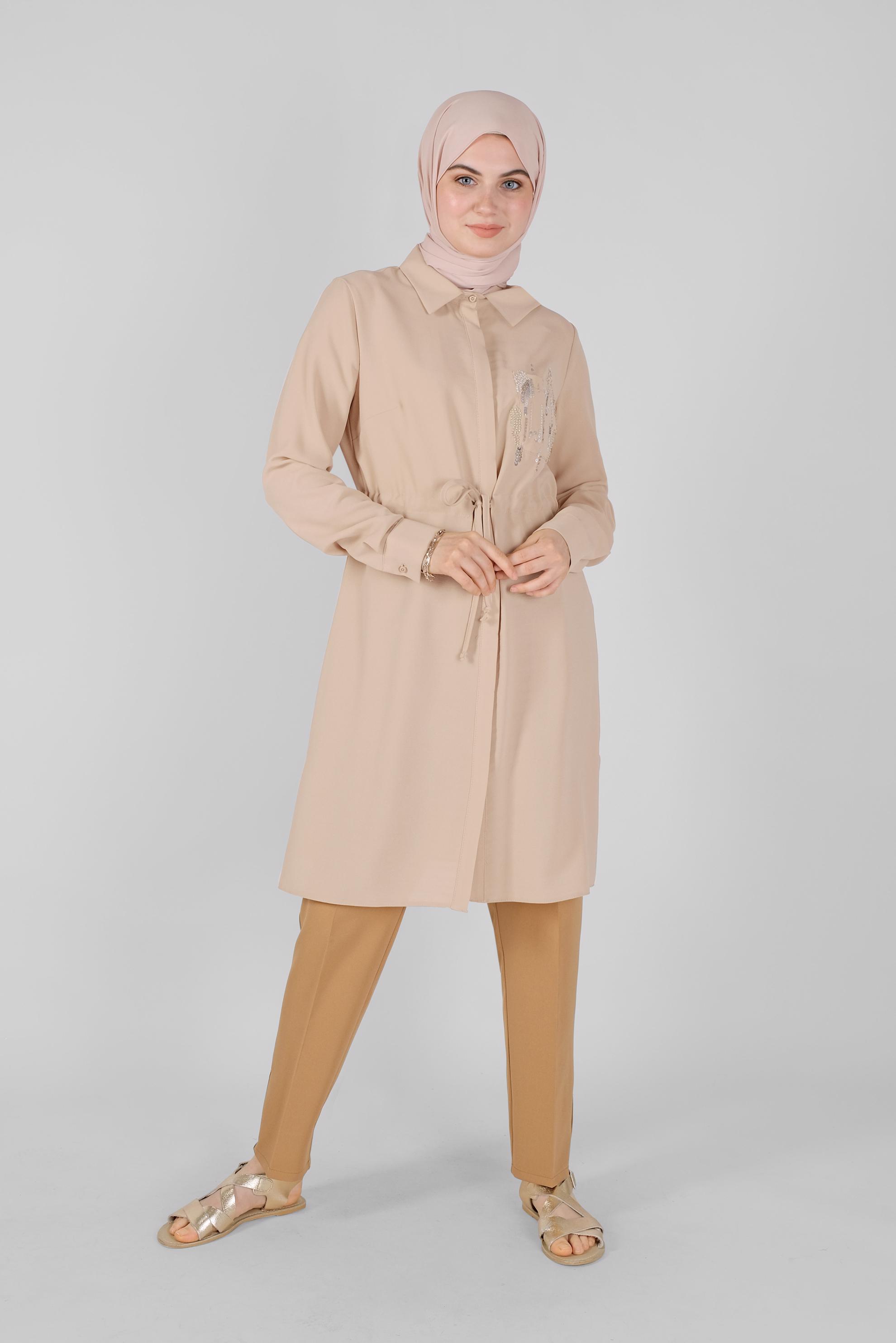 Tesettür giyim BEJ ÖNÜ BAĞCIKLI DÜĞMELİ TUNİK 40697 