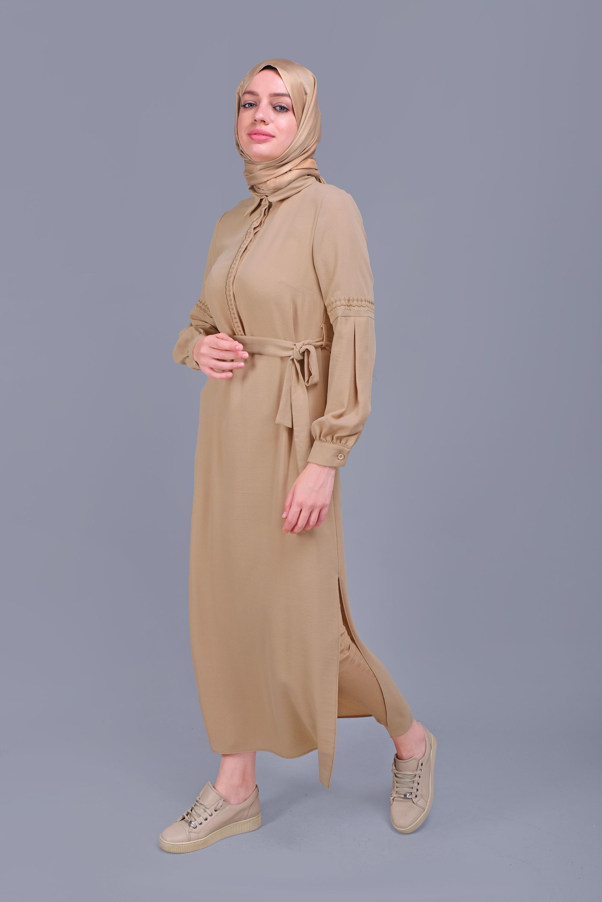 Tesettür giyim BEJ NAKIŞLI KUŞAKLI TUNİK 40739