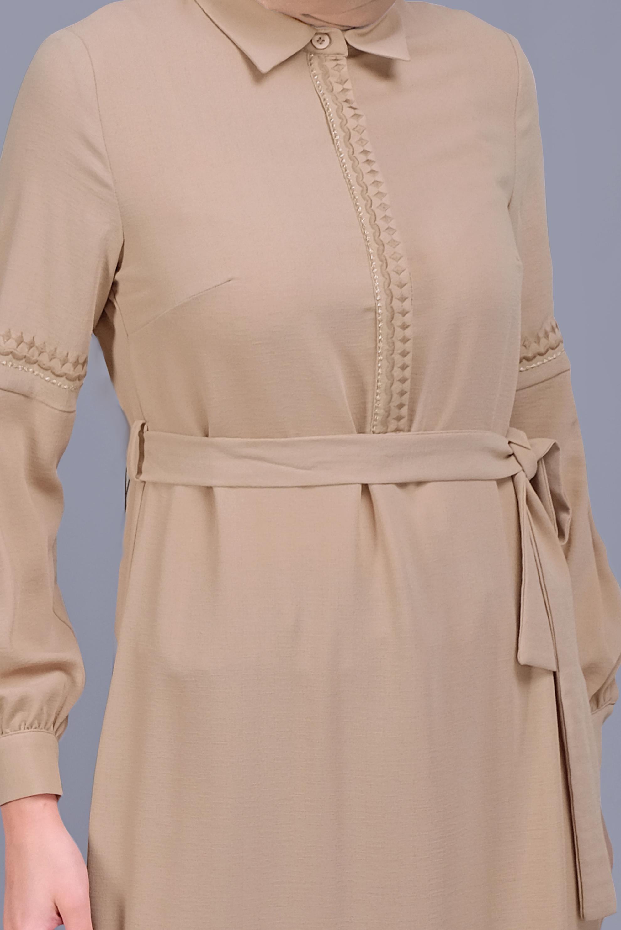 Tesettür giyim BEJ NAKIŞLI KUŞAKLI TUNİK 40739