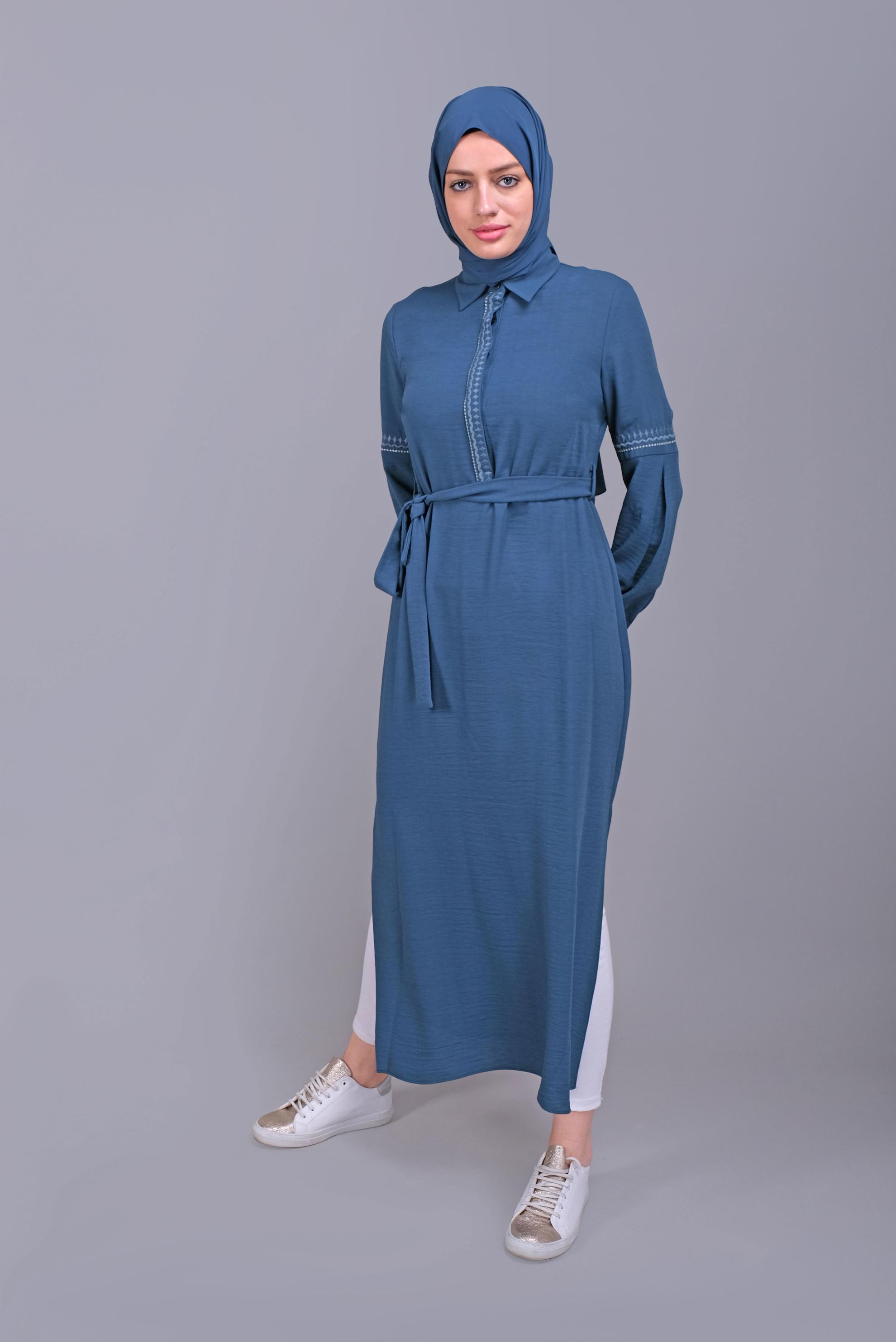 Tesettür giyim LACİVERT NAKIŞLI KUŞAKLI TUNİK 40739