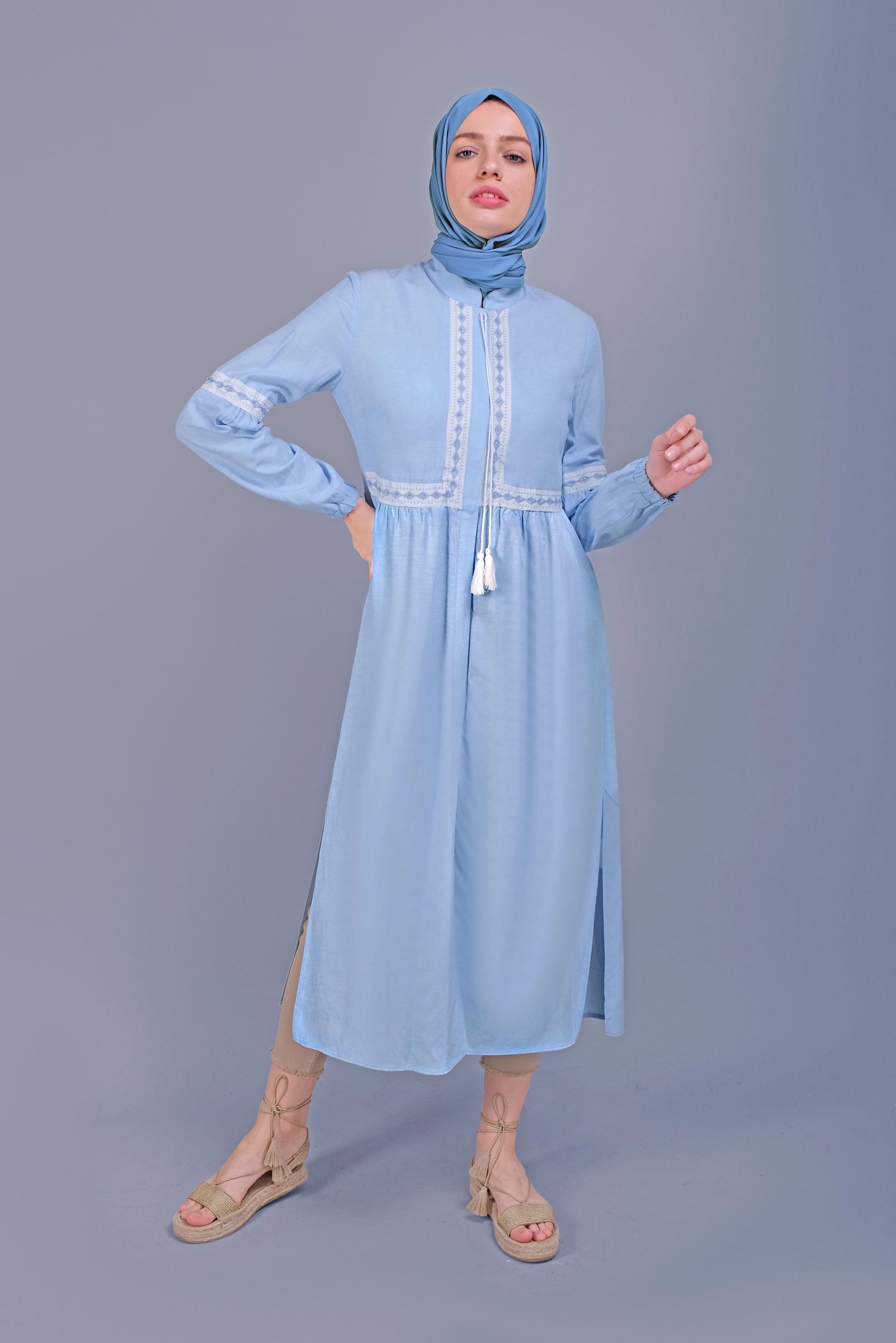 Tesettür giyim MAVİ NAKIŞLI BAĞCIKLI KETEN TUNİK 40779 