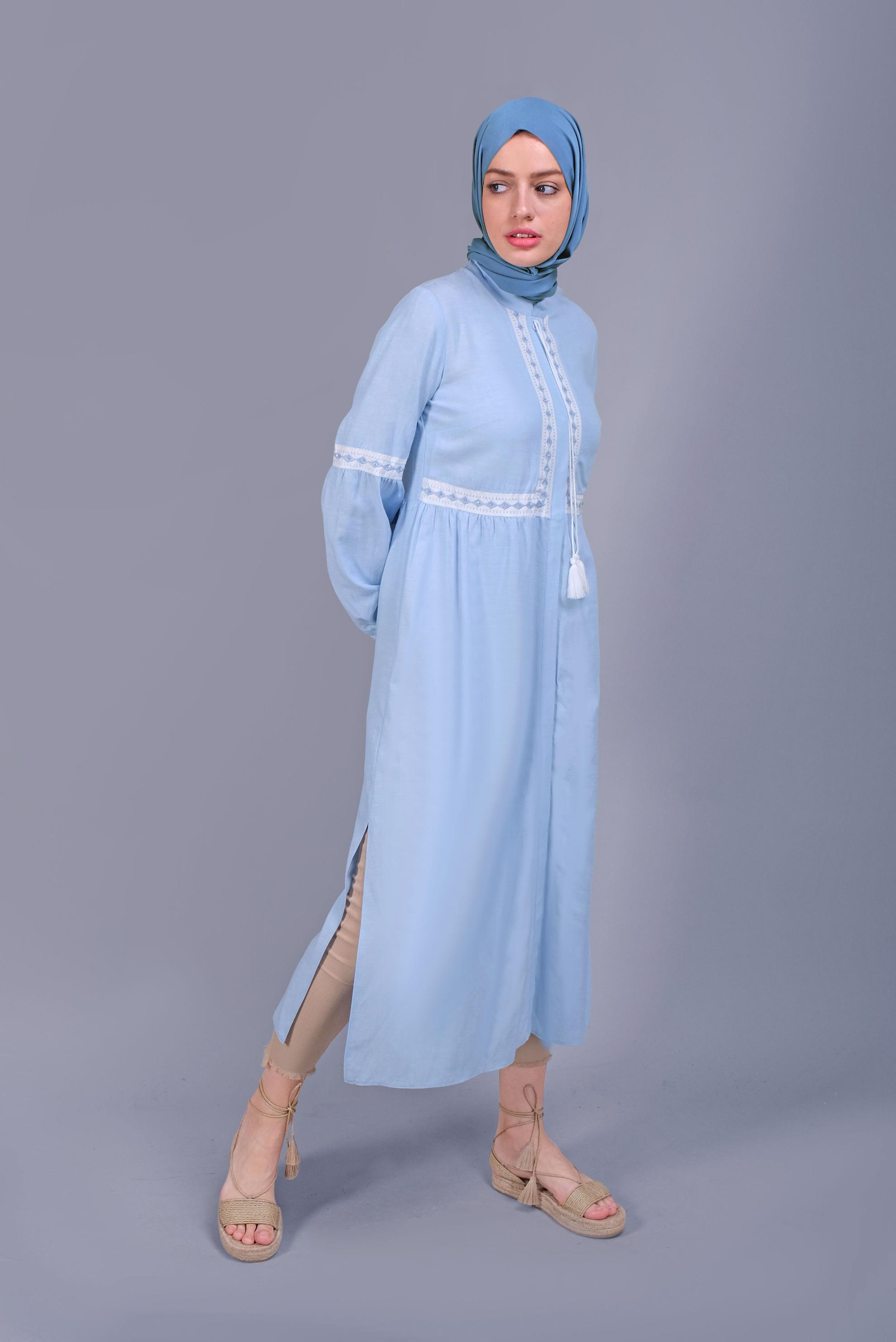 Tesettür giyim MAVİ NAKIŞLI BAĞCIKLI KETEN TUNİK 40779 