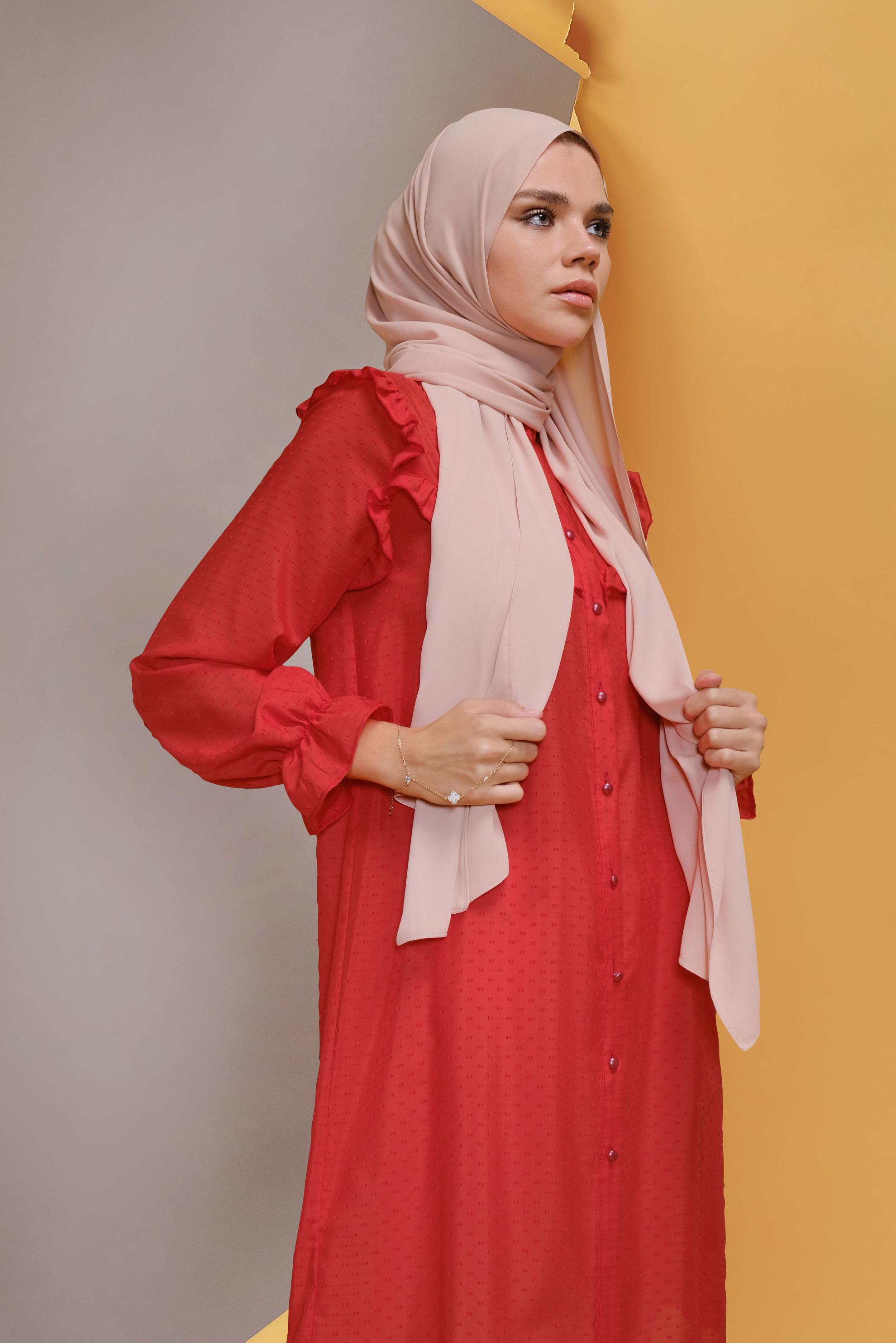 Tesettür giyim KIRMIZI BOYDAN DÜĞMELİ FIRFIR DETAYLI TUNİK 40795