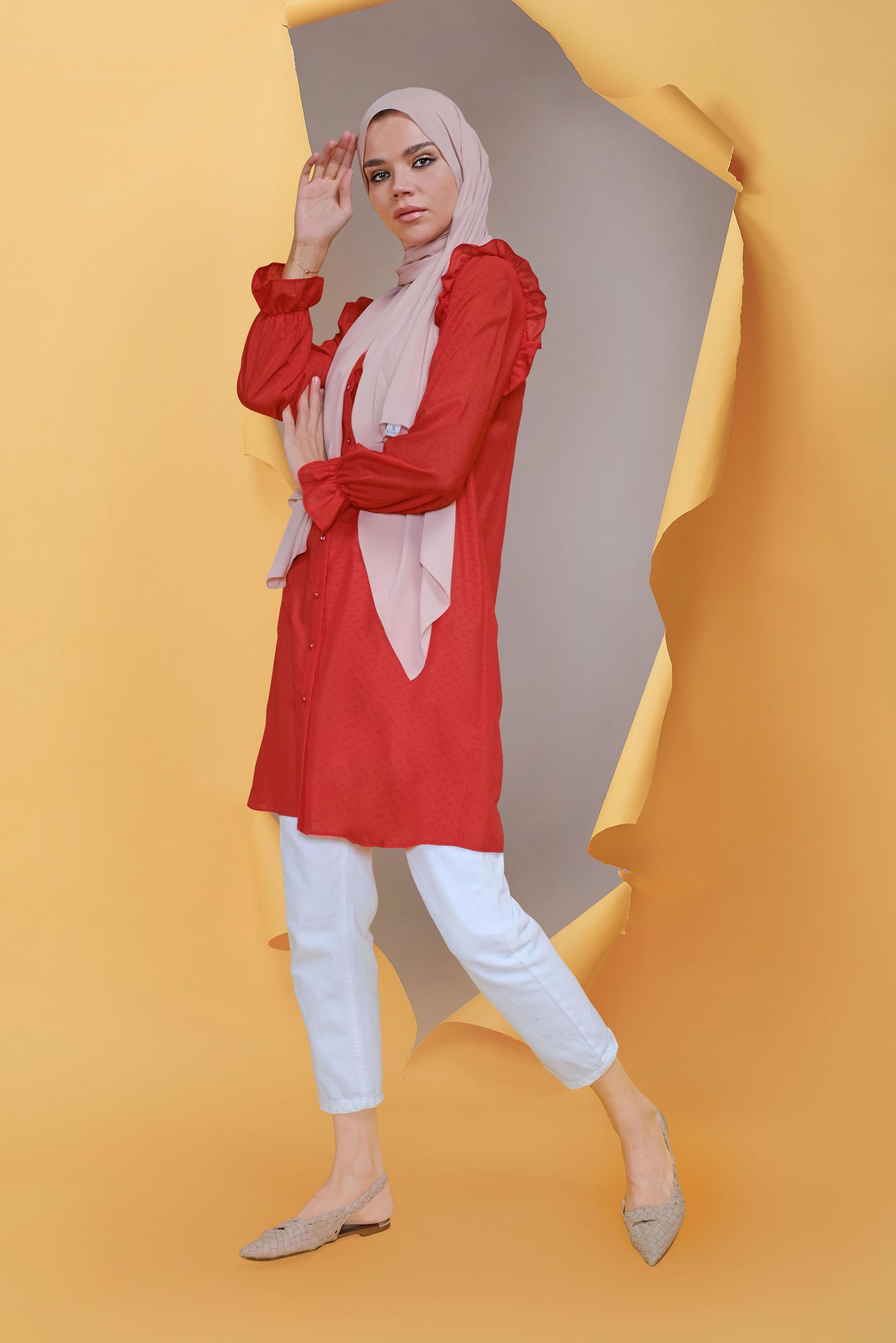 Tesettür giyim KIRMIZI BOYDAN DÜĞMELİ FIRFIR DETAYLI TUNİK 40795