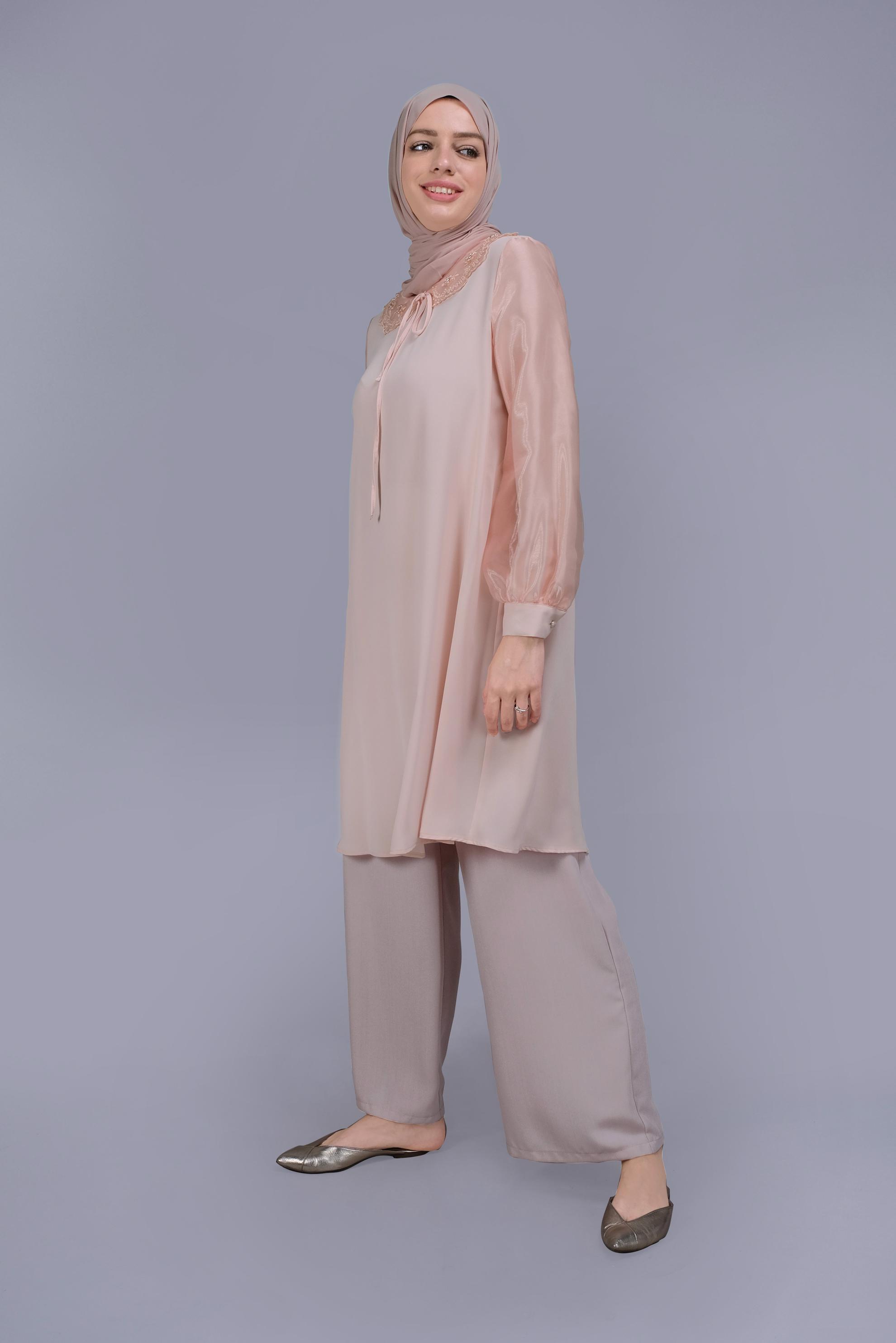 Tesettür giyim PEMBE BEBE YAKA BONCUK İŞLEMELİ TUNİK 40796 