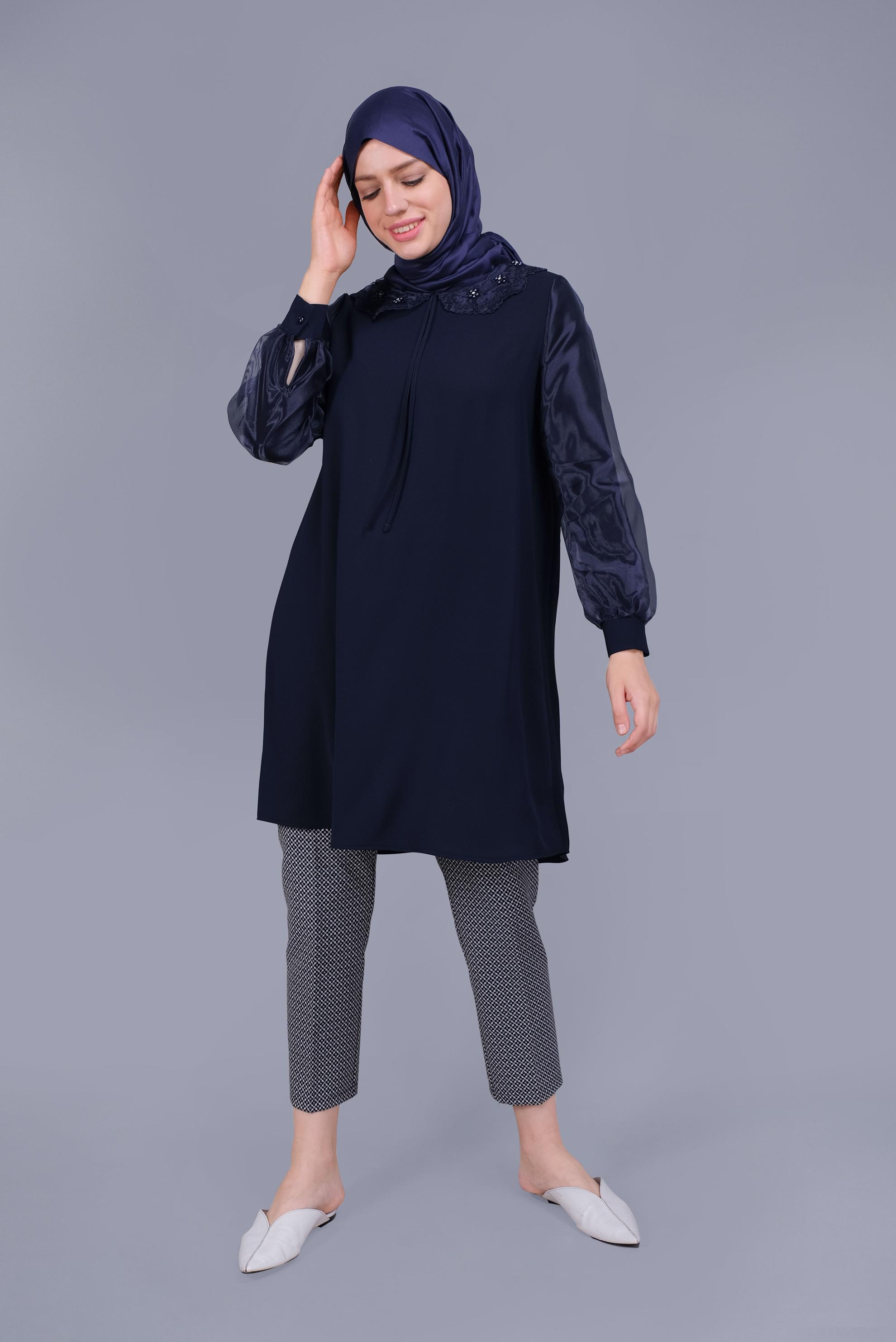 Tesettür giyim LACİVERT BEBE YAKA BONCUK İŞLEMELİ TUNİK 40796 