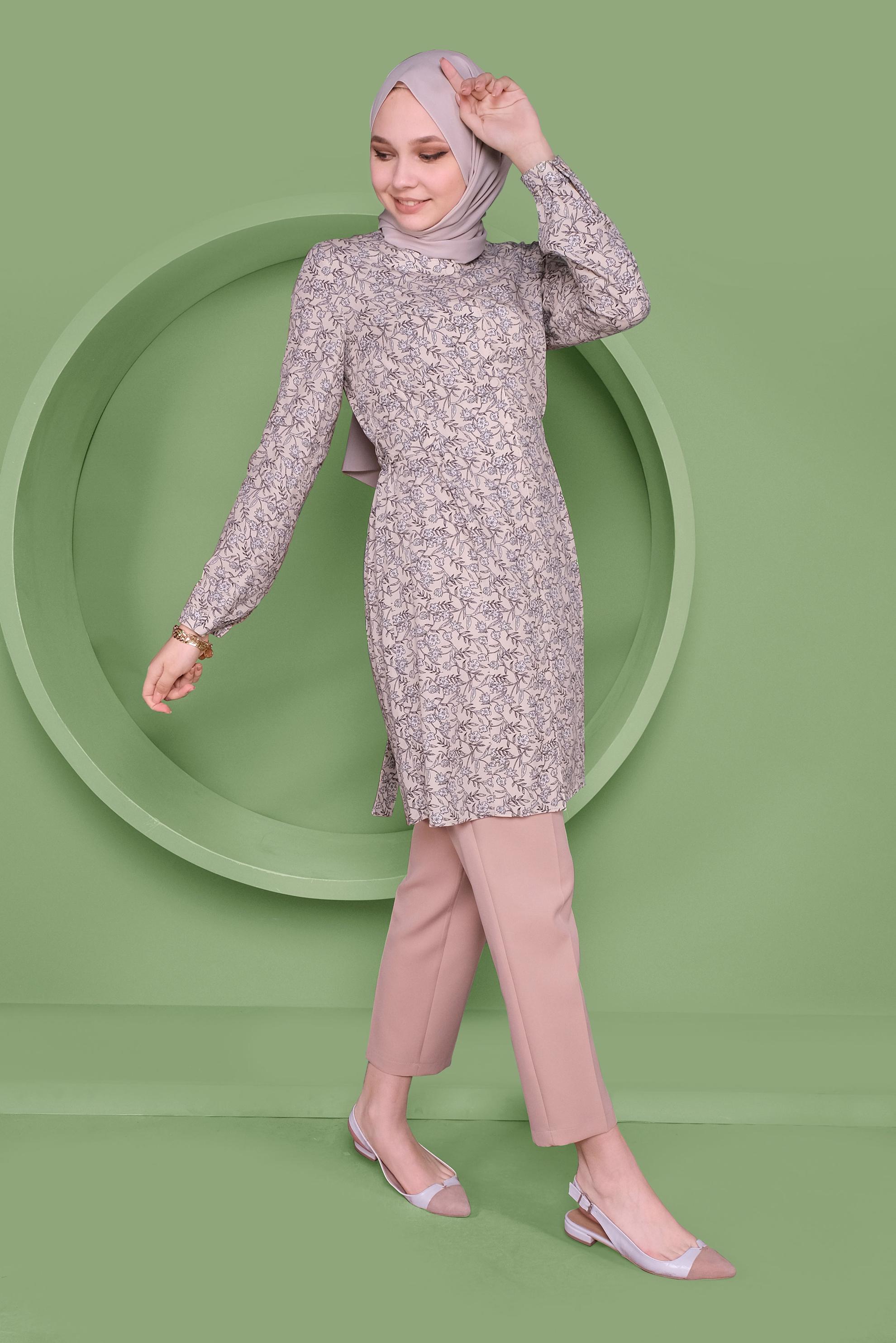 Tesettür giyim BEJ ÇİÇEK DESENLİ DÜĞMELİ TUNİK 40841