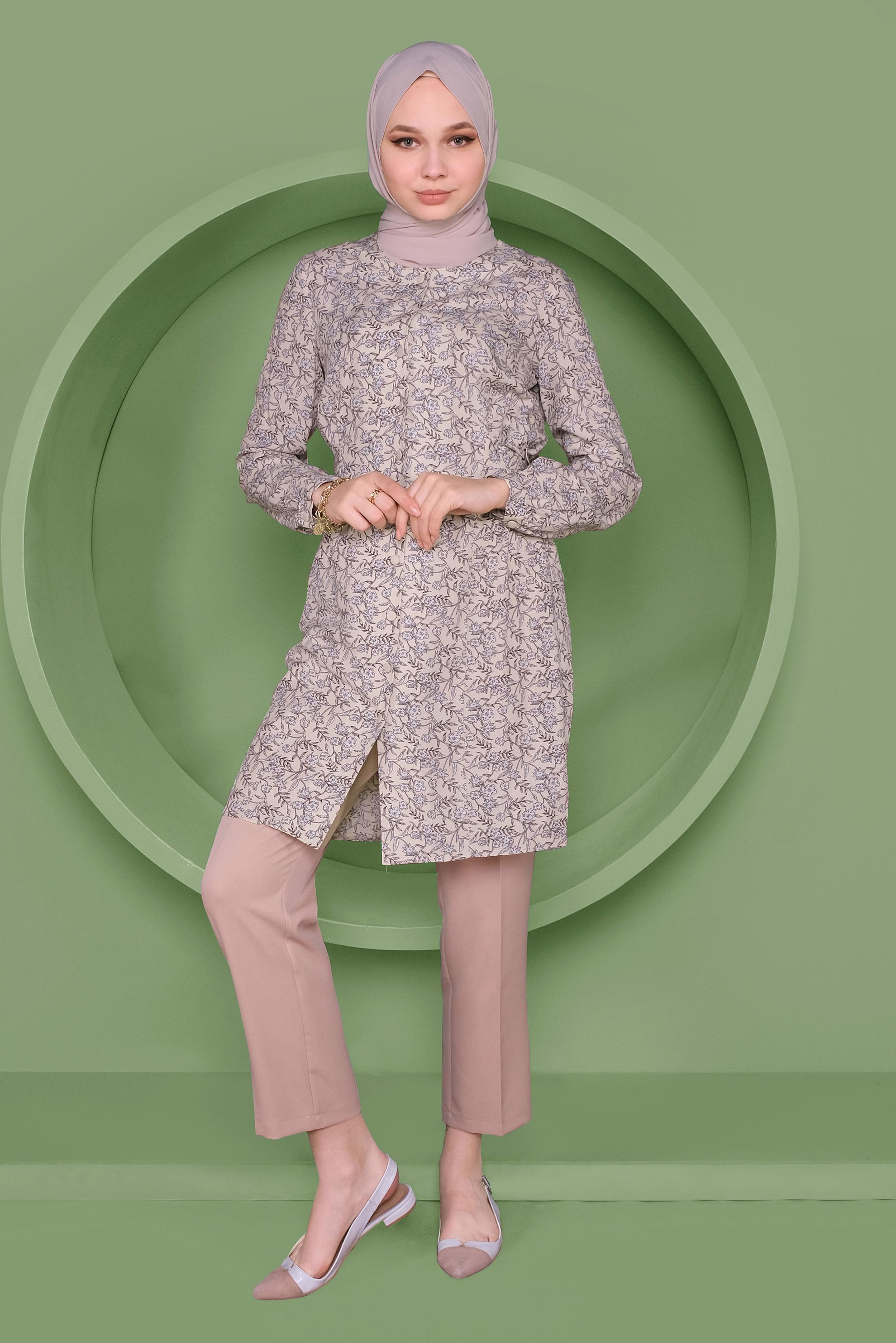 Tesettür giyim BEJ ÇİÇEK DESENLİ DÜĞMELİ TUNİK 40841