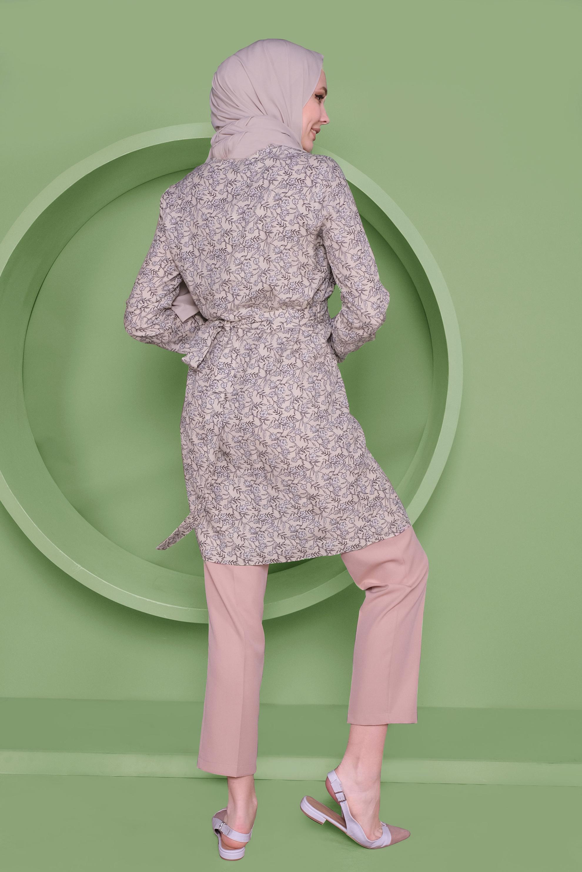 Tesettür giyim BEJ ÇİÇEK DESENLİ DÜĞMELİ TUNİK 40841