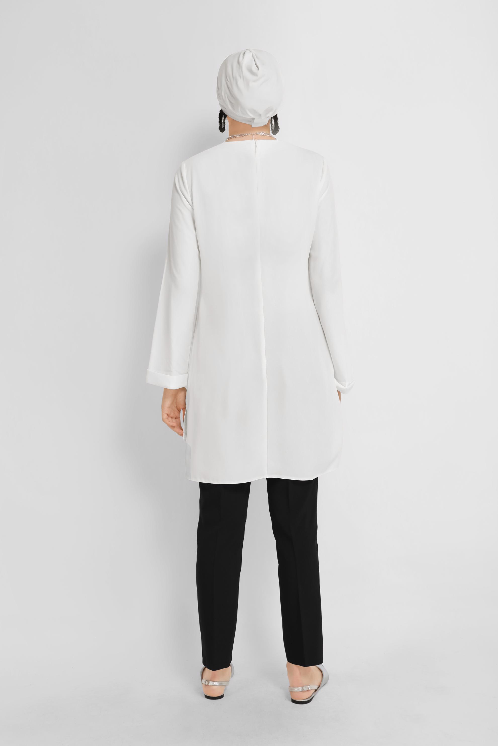 Tesettür giyim BEYAZ YANDAN YIRTMAÇLI TUNİK 40852 