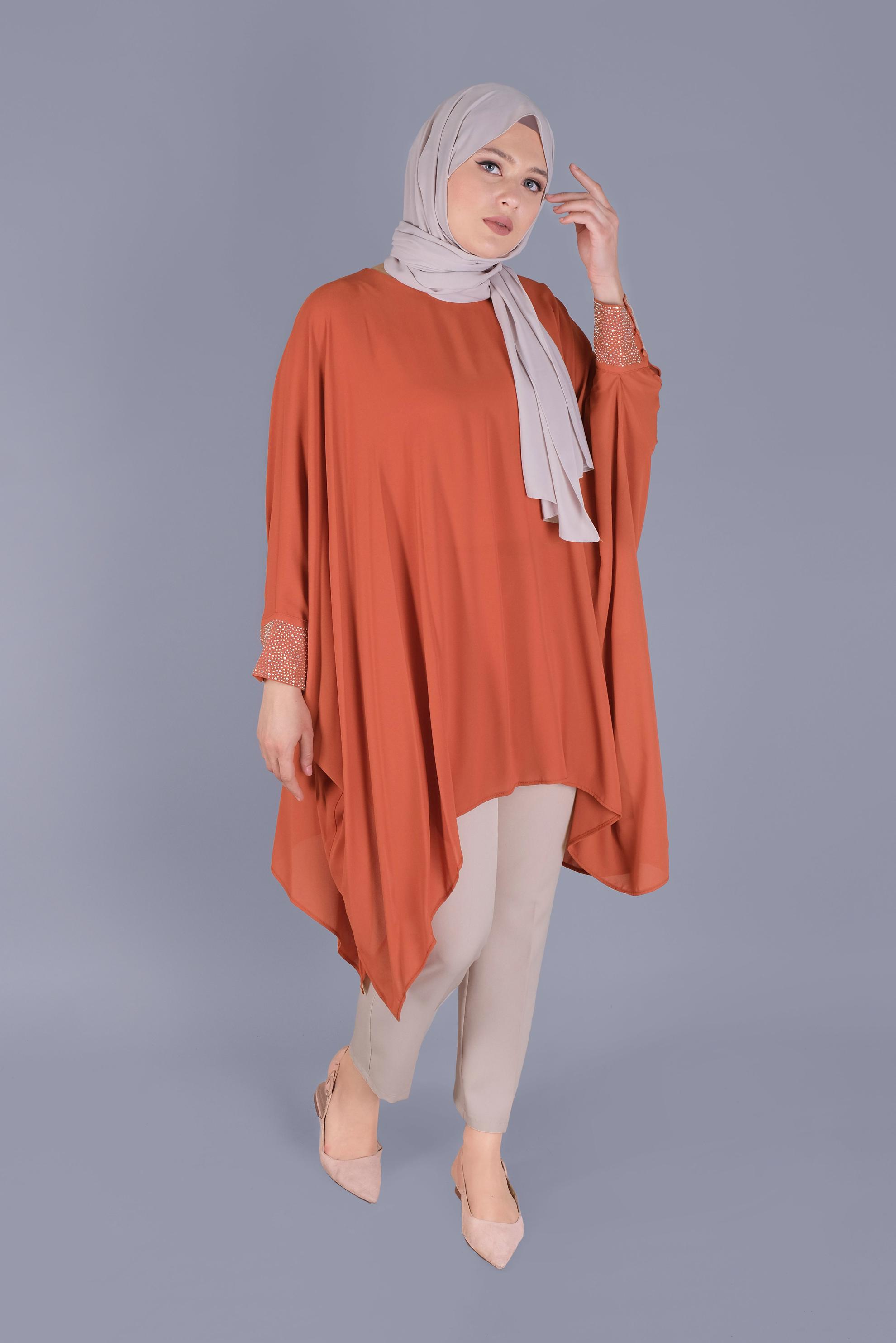 Tesettür giyim TABA KOLLARI TAŞ BASKILI ASİMETRİK KESİM TUNİK 40858 