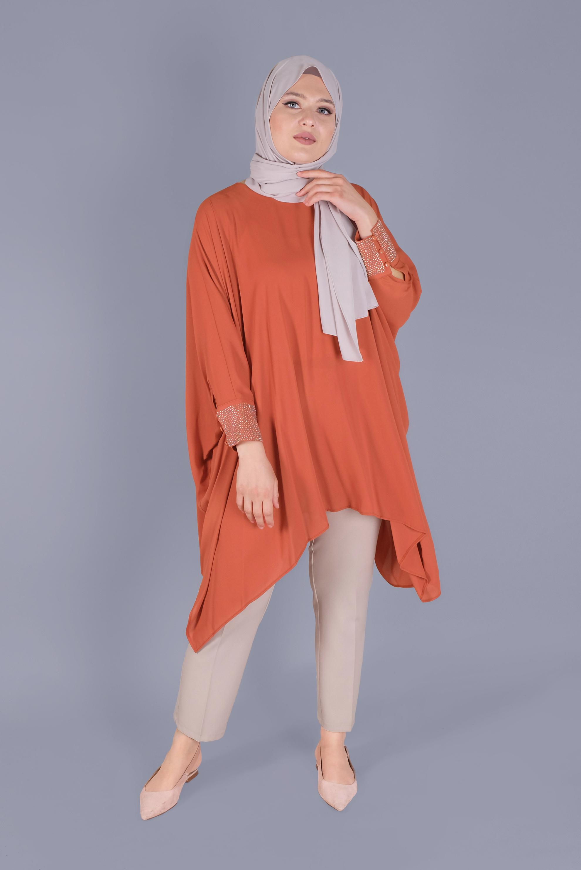 Tesettür giyim TABA KOLLARI TAŞ BASKILI ASİMETRİK KESİM TUNİK 40858 