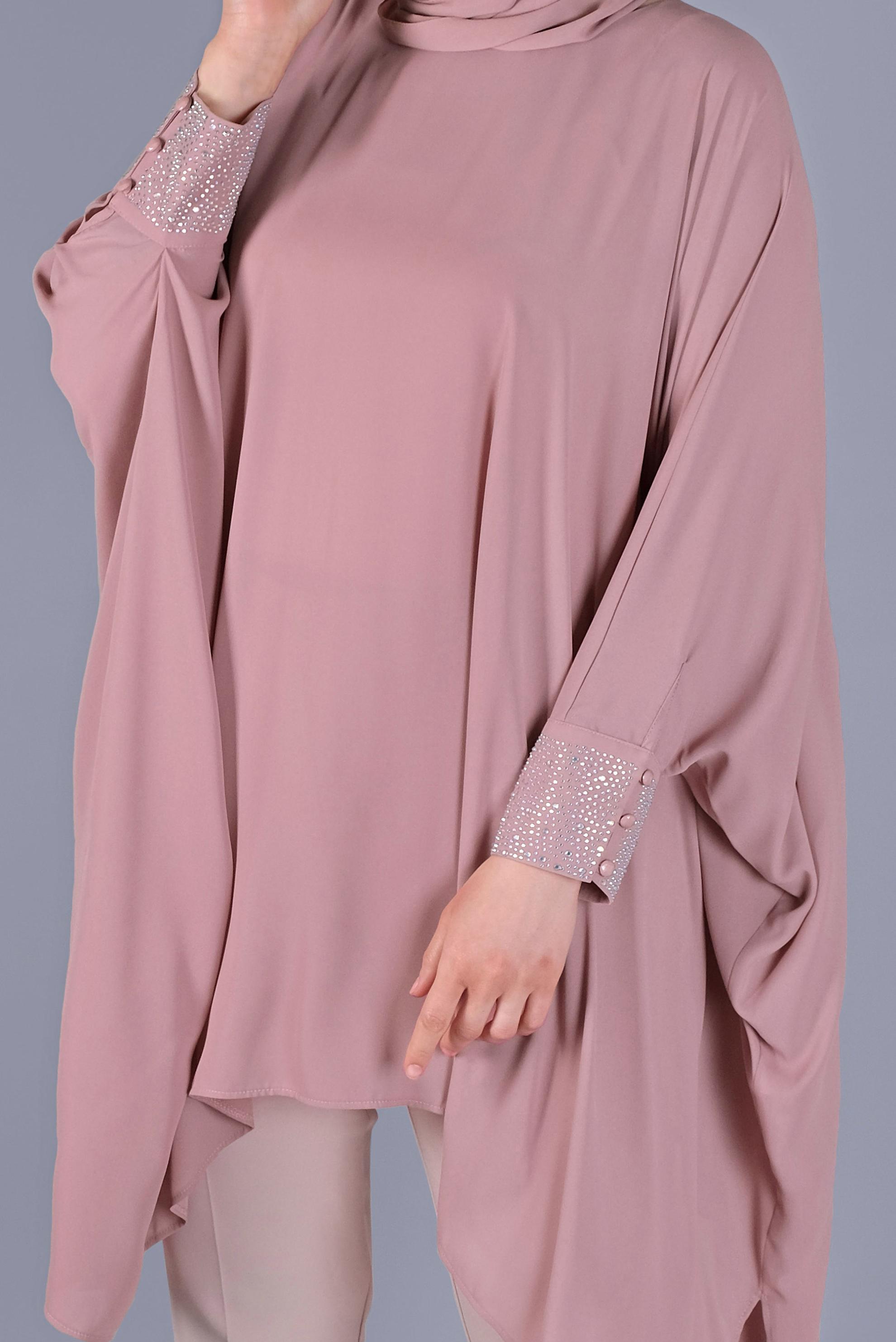 Tesettür giyim PUDRA KOLLARI TAŞ BASKILI ASİMETRİK KESİM TUNİK 40858 
