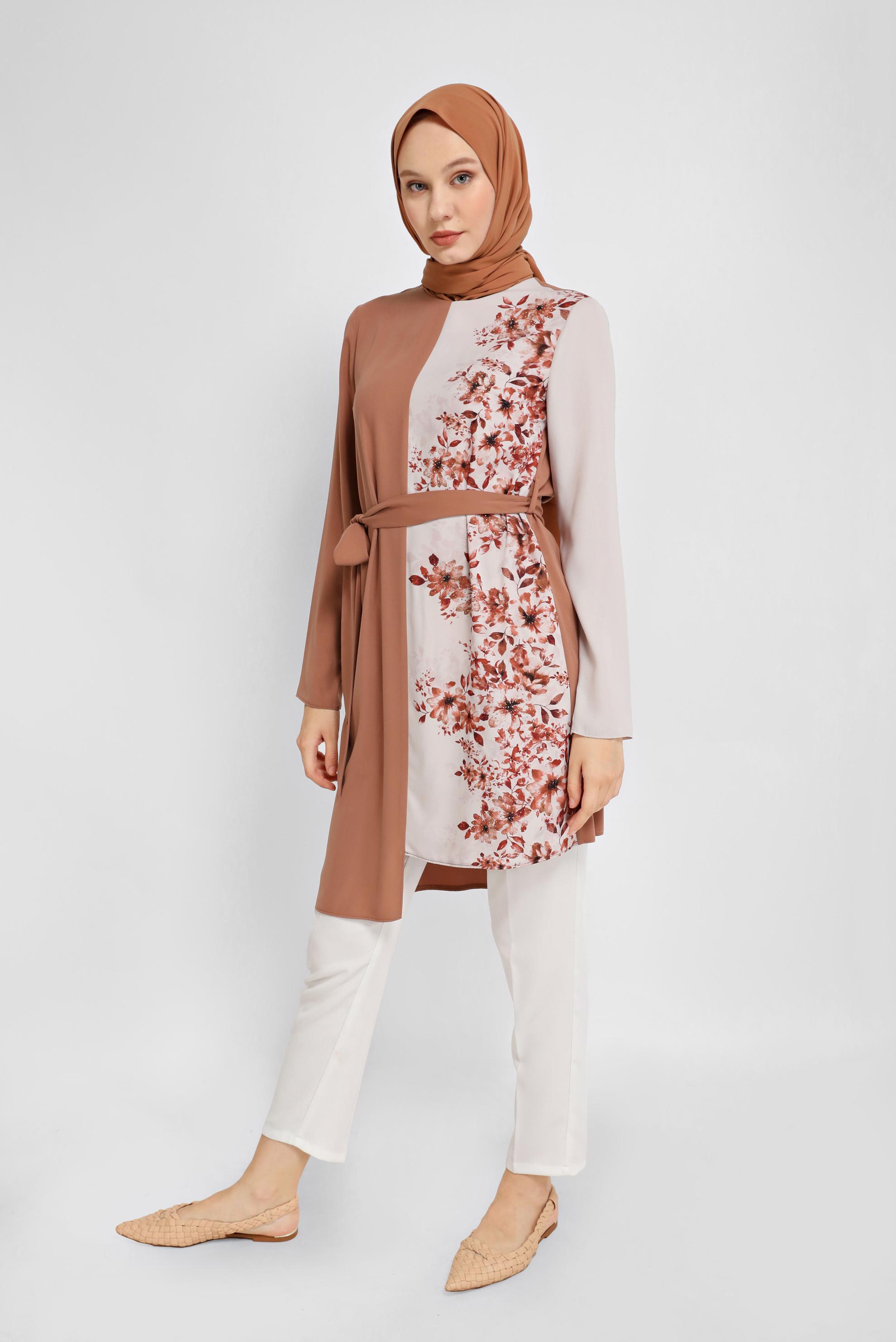 Tesettür giyim KAHVE KUŞAKLI ÇİÇEK DESENLİ TUNİK 40865 