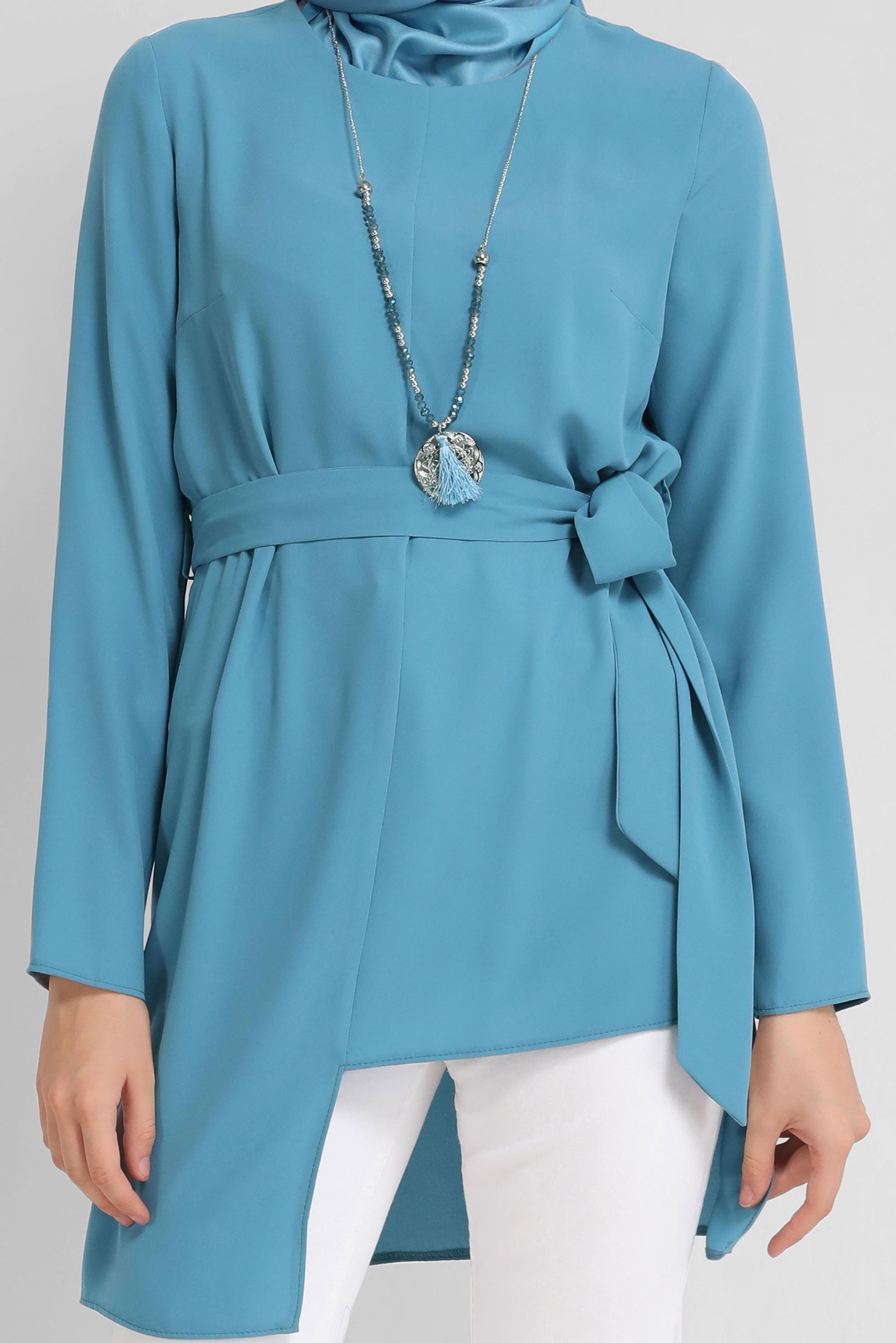 Tesettür giyim MAVİ ASİMETRİK KESİM KUŞAK  DETAYLI TUNİK 40867 