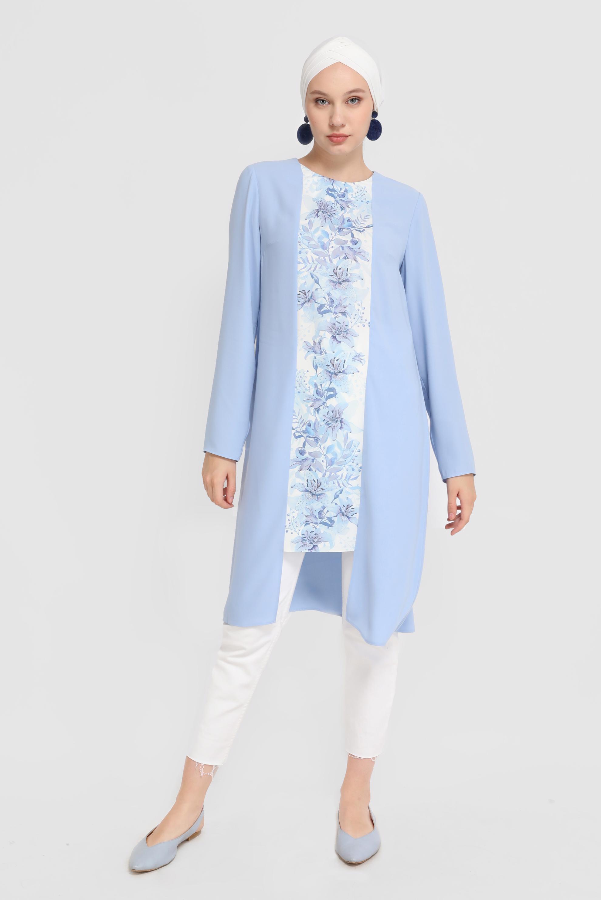 Tesettür giyim MAVİ ÇİÇEK DESENLİ ARKADAN FERMUARLI TUNİK 40879 