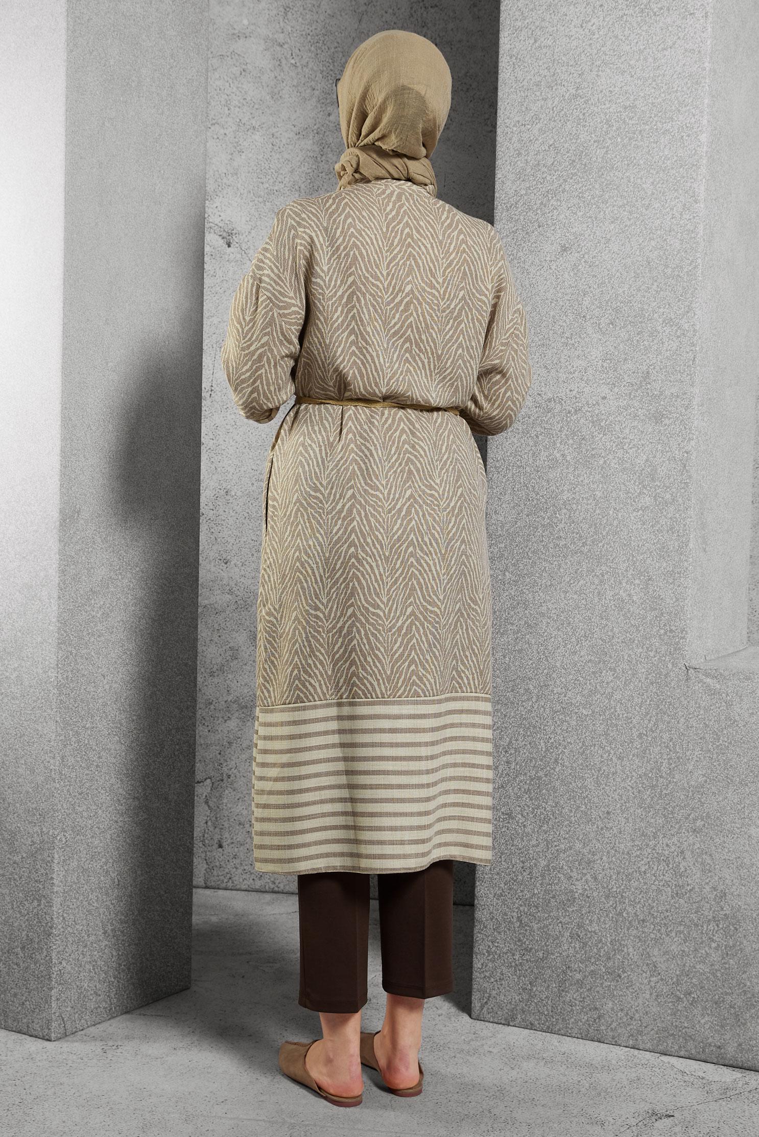 Tesettür giyim VİZON BOYDAN DÜĞMELİ DESENLİ TUNİK 4359