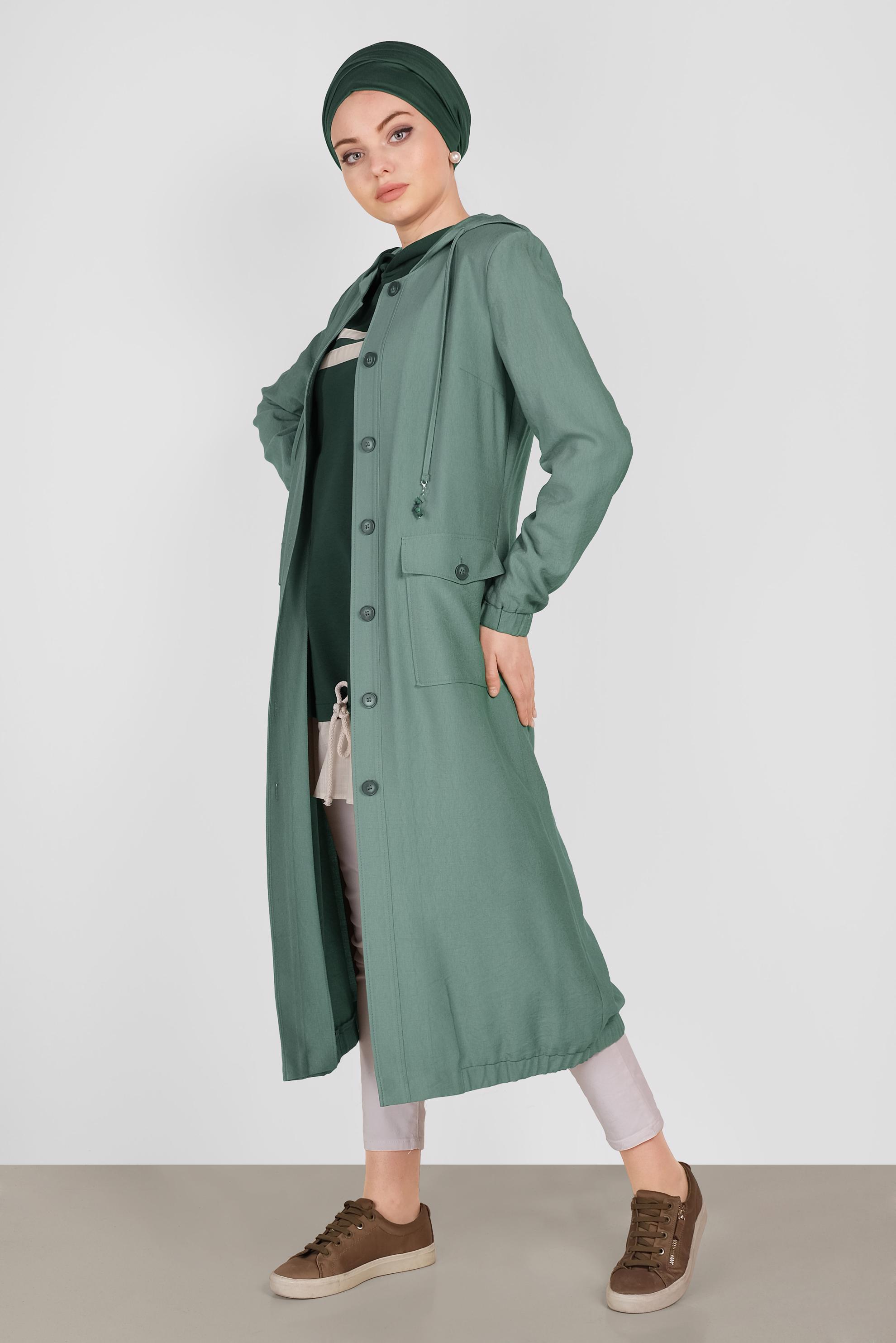 Tesettür giyim YEŞİL OMUZLARI VATKALI DÜĞMELİ TRENÇKOT 10155