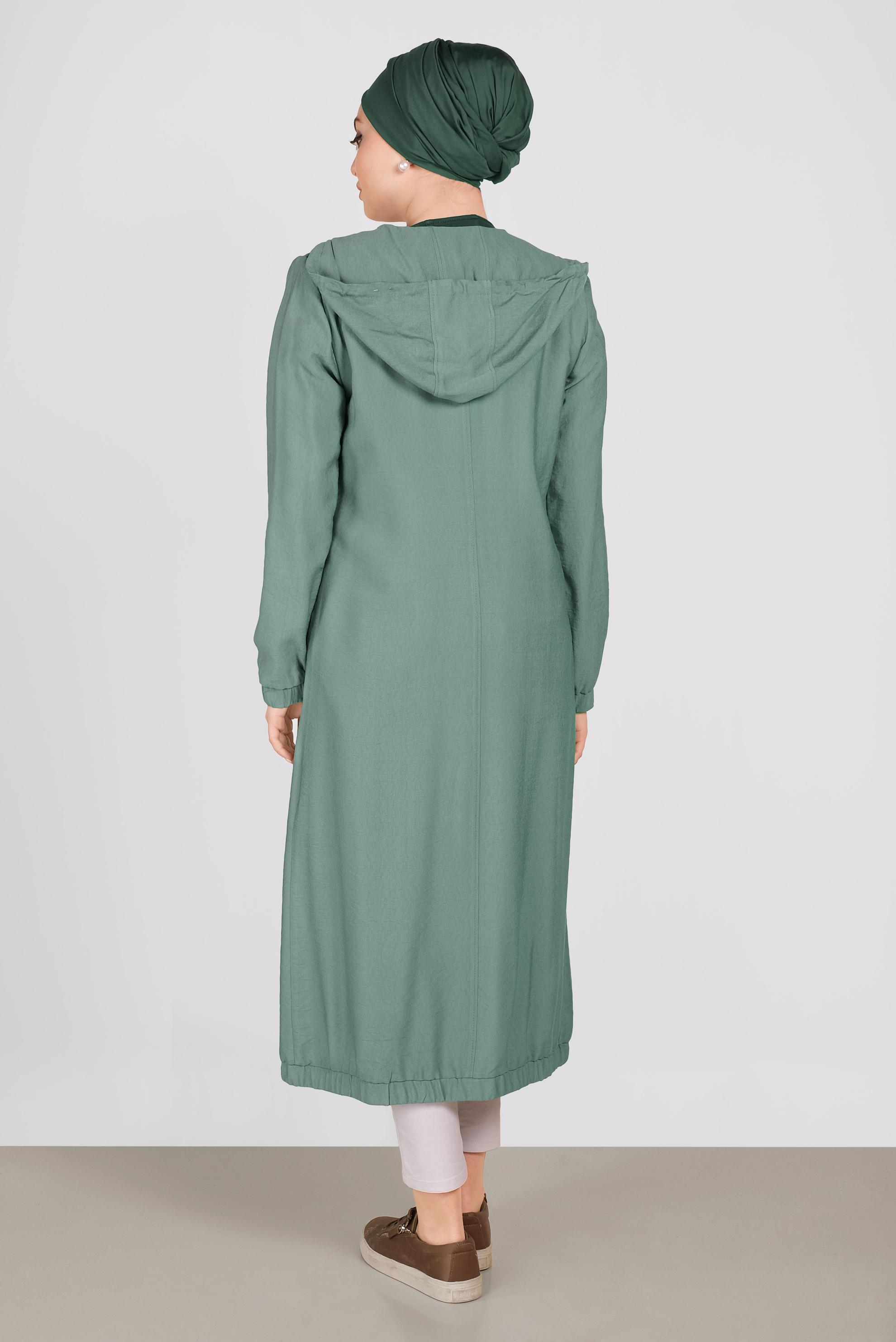 Tesettür giyim YEŞİL OMUZLARI VATKALI DÜĞMELİ TRENÇKOT 10155