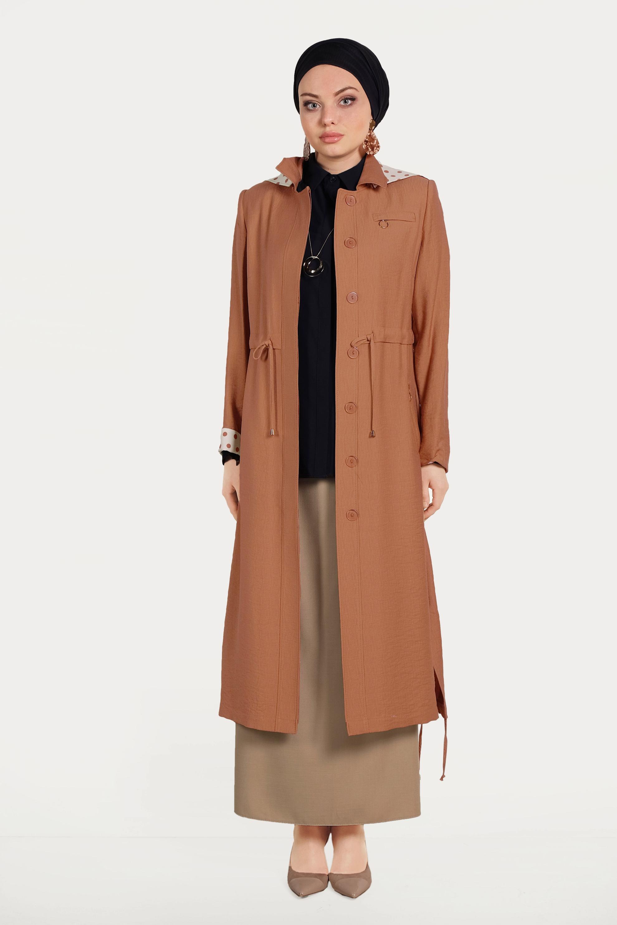 Tesettür giyim TABA ASTARI PUANTİYELİ DÜĞMELİ TRENÇKOT 10197