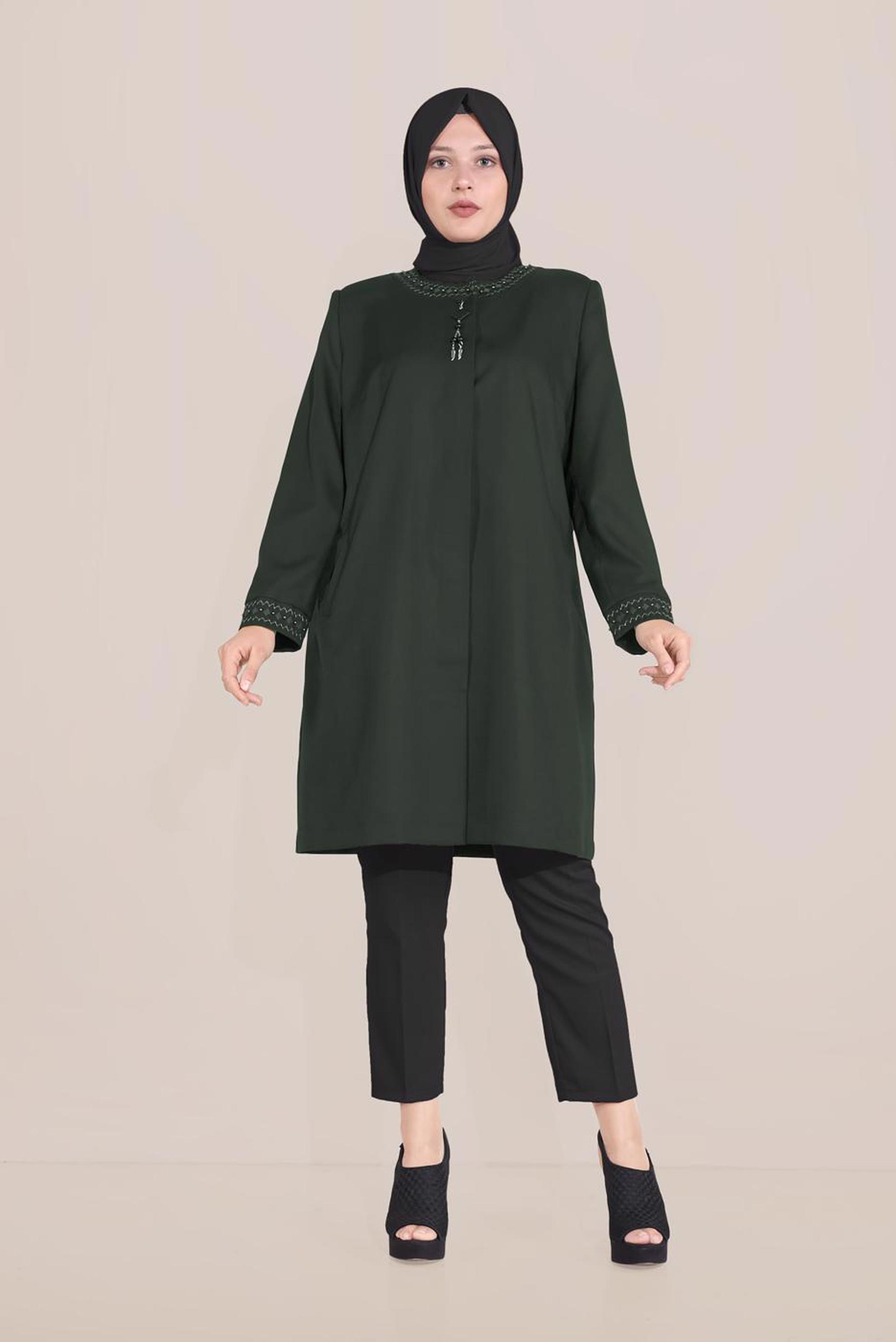 Vêtements hijab KAKI IMPERMÉABLE À COL ROND ET APPLIQUÉ DES BRODERIES 10232