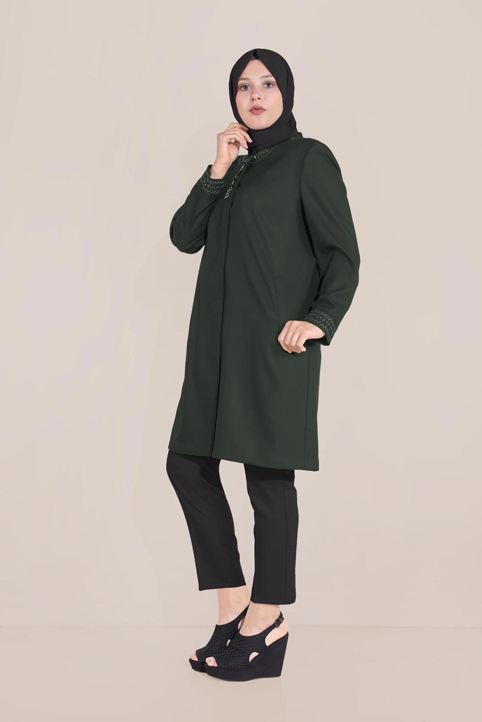 Vêtements hijab KAKI IMPERMÉABLE À COL ROND ET APPLIQUÉ DES BRODERIES 10232