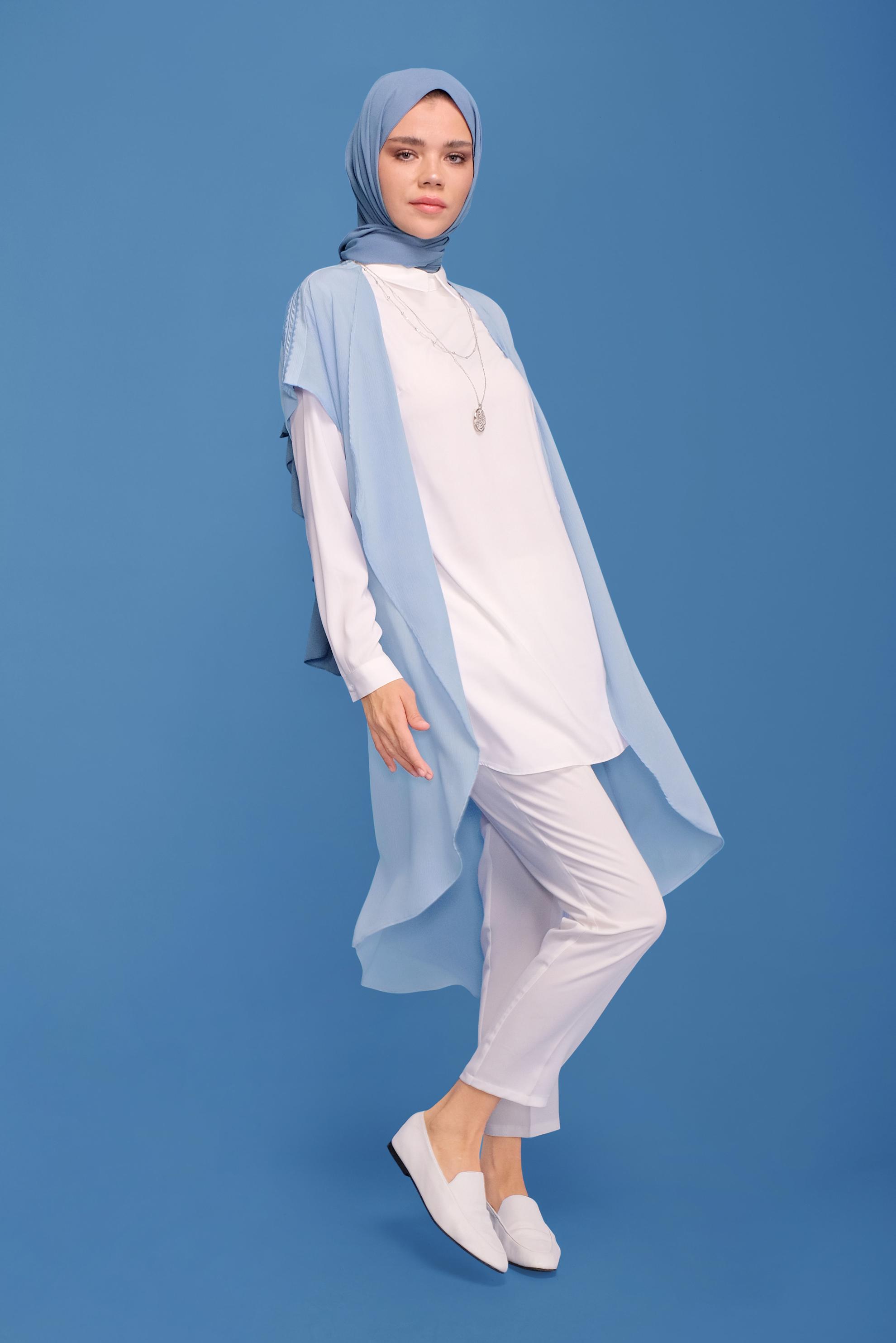 Tesettür giyim MAVİ KISA KOLLU OMUZLARI DETAYLI YELEK 40850 