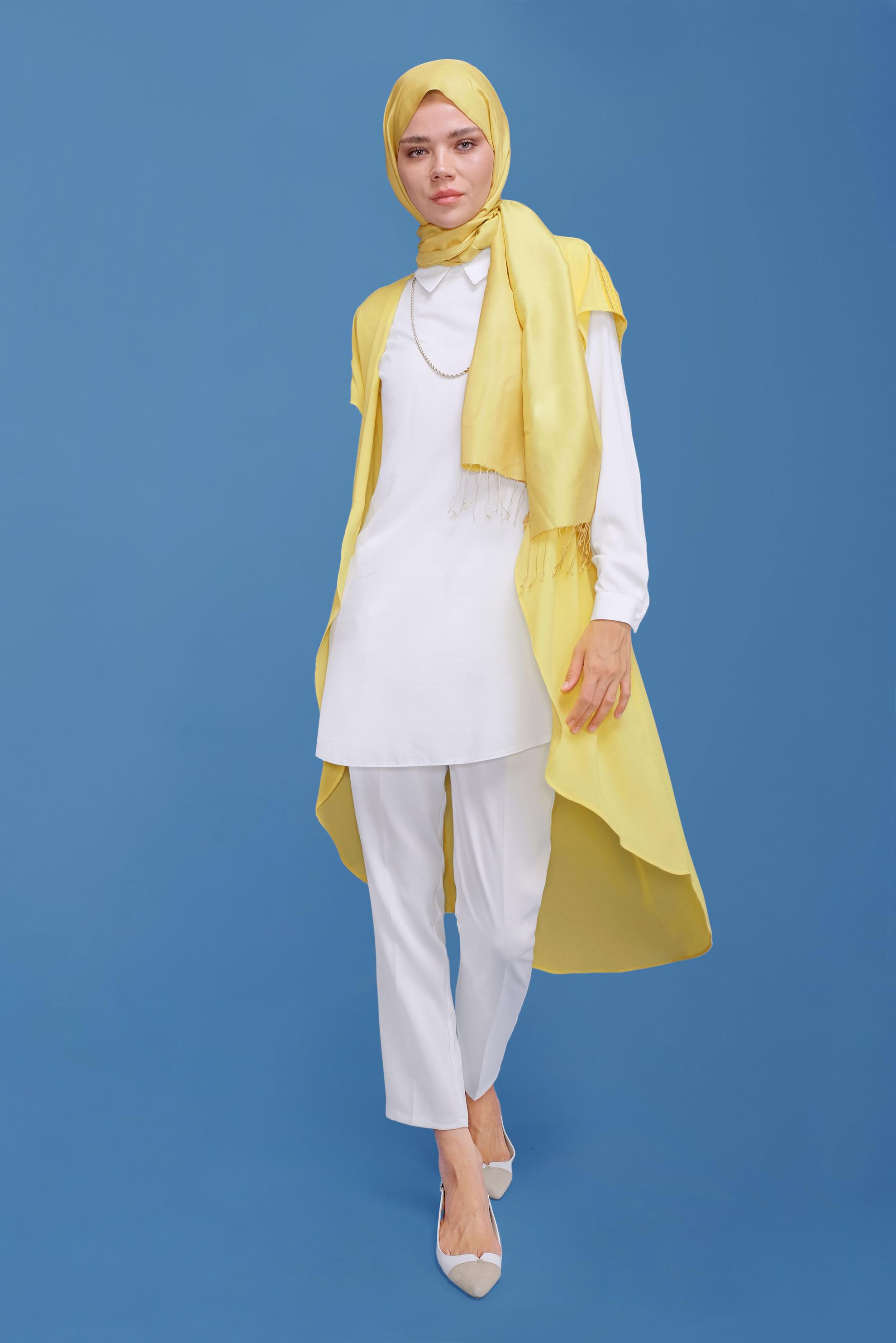 Hijab clothing YELLOW SHORT-SLEEVED VEST 40850 