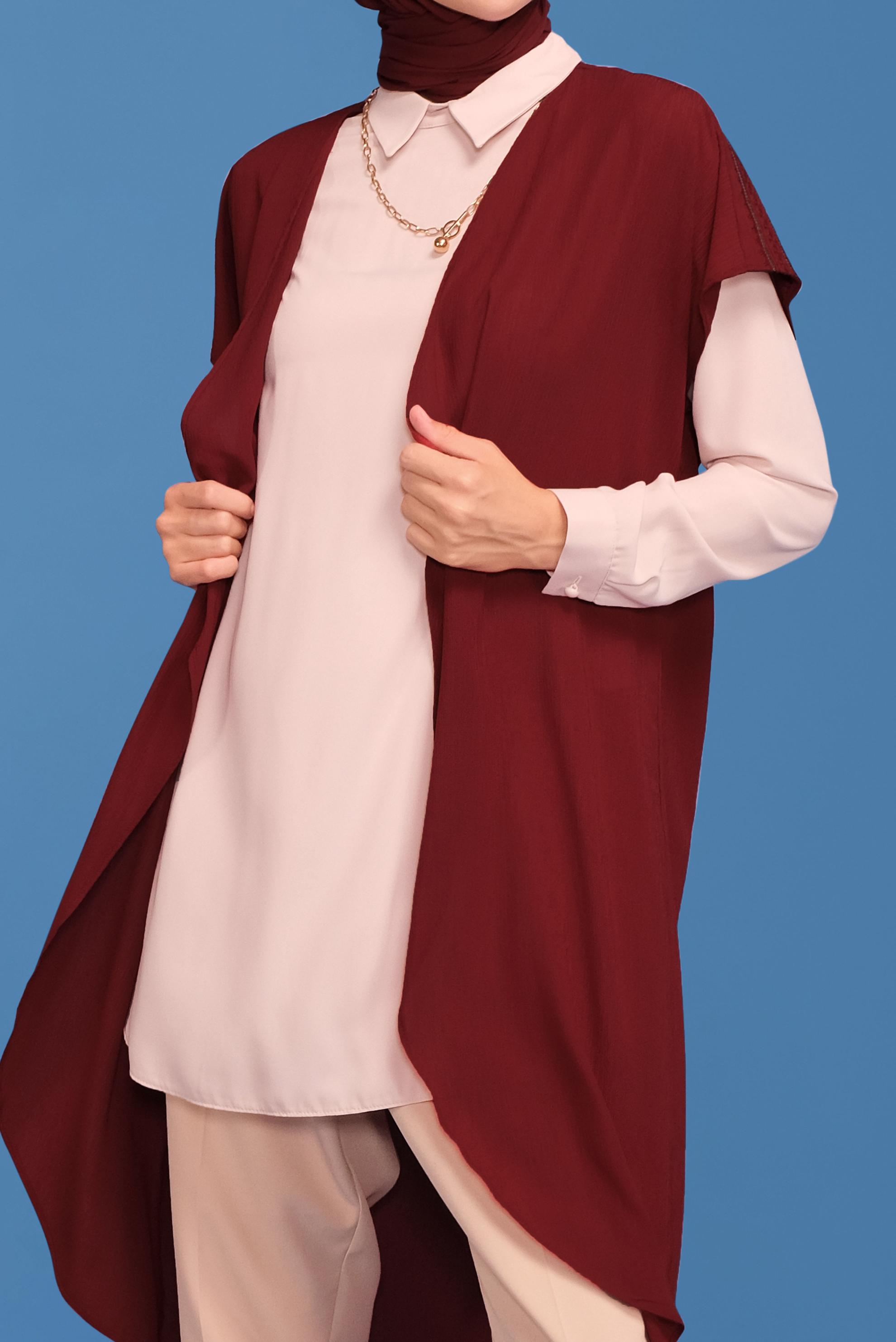 Tesettür giyim KIRMIZI KISA KOLLU OMUZLARI DETAYLI YELEK 40850 